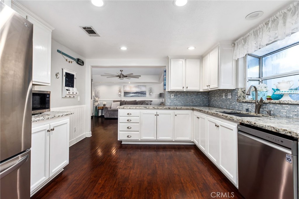 Canyon Lake, California, 92587, United States, 3 Bedrooms Bedrooms, ,3 BathroomsBathrooms,Residential,For Sale,1921907