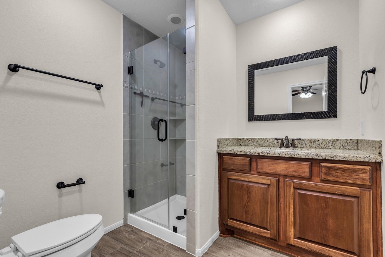 Porter, Tennessee, 77365, United States, 6 Bedrooms Bedrooms, ,4 BathroomsBathrooms,Residential,For Sale,1970156