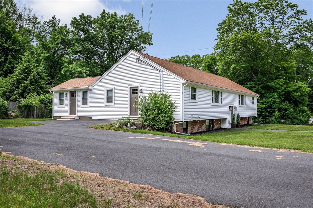 Groveland, Massachusetts, 01834, United States, 5 Bedrooms Bedrooms, ,3 BathroomsBathrooms,Residential,For Sale,1909322