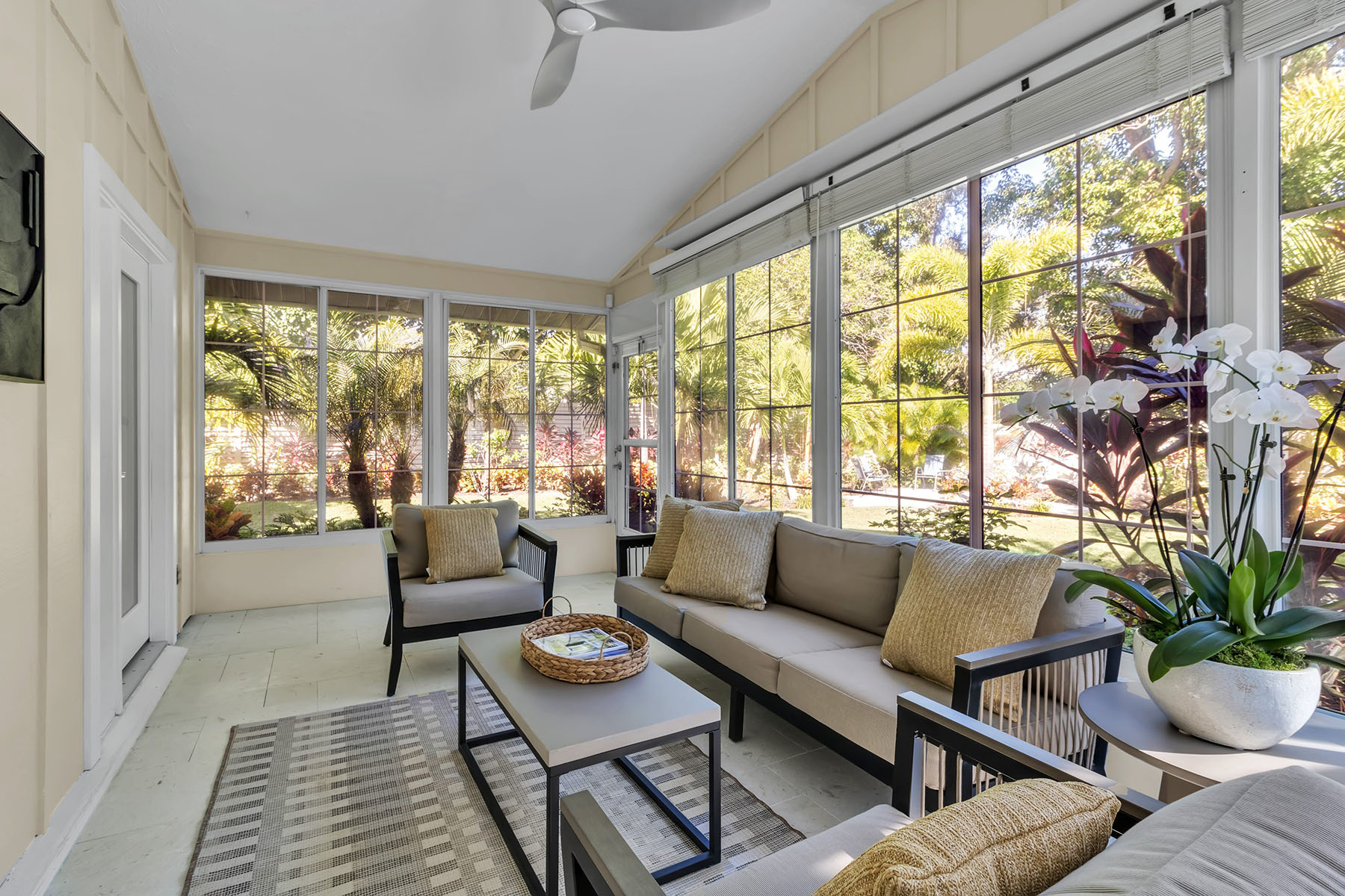  JOHNSON ESTATES - 物件實景