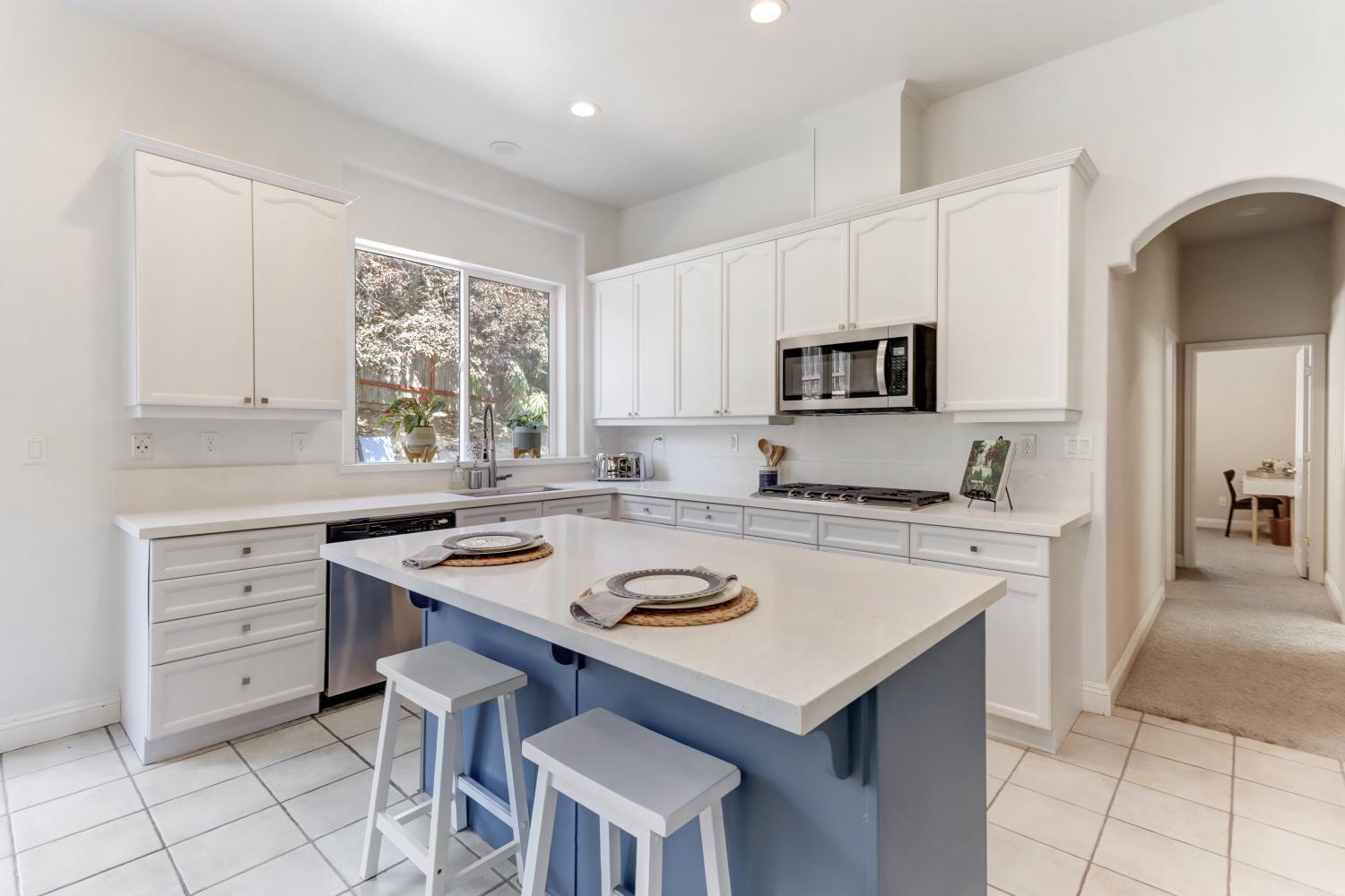 El Dorado Hills, California, 95762, United States, 4 Bedrooms Bedrooms, ,2 BathroomsBathrooms,Residential,For Sale,1939955