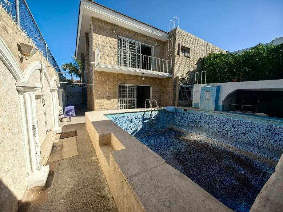 Laguna Sur, Torreón, Coahuila de Zaragoza, 27200, Mexico, 5 Bedrooms Bedrooms, ,4 BathroomsBathrooms,Residential,For Sale,Laguna Sur,1672226