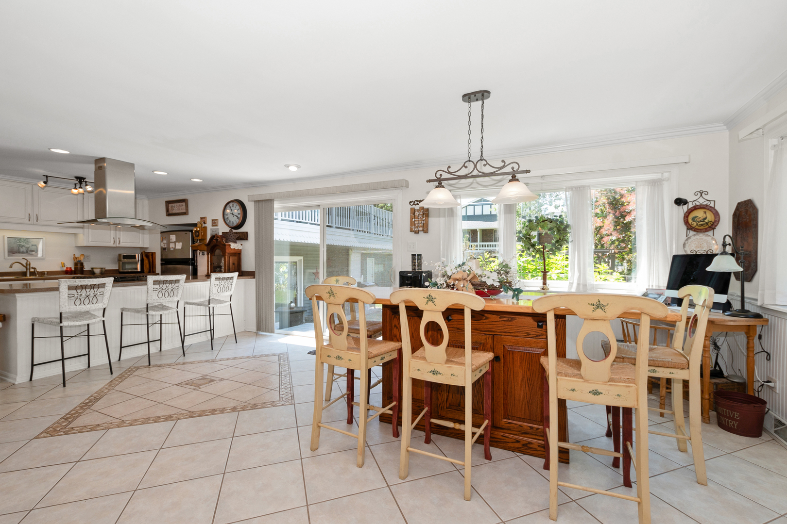 Tinley Park, Illinois, 60487, United States, 6 Bedrooms Bedrooms, ,4 BathroomsBathrooms,Residential,For Sale,1984113