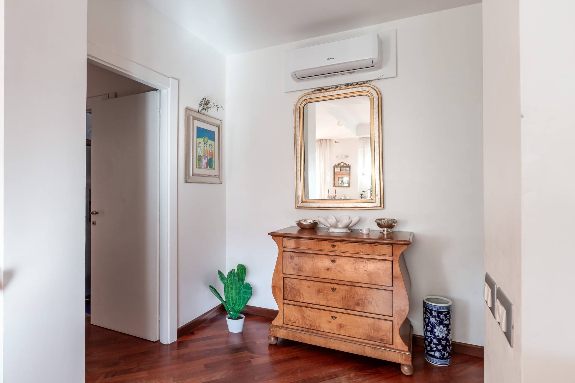 Roma, Roma, 00100, IT, 3 Bedrooms Bedrooms, ,2 BathroomsBathrooms,Residential,For Sale,1877173