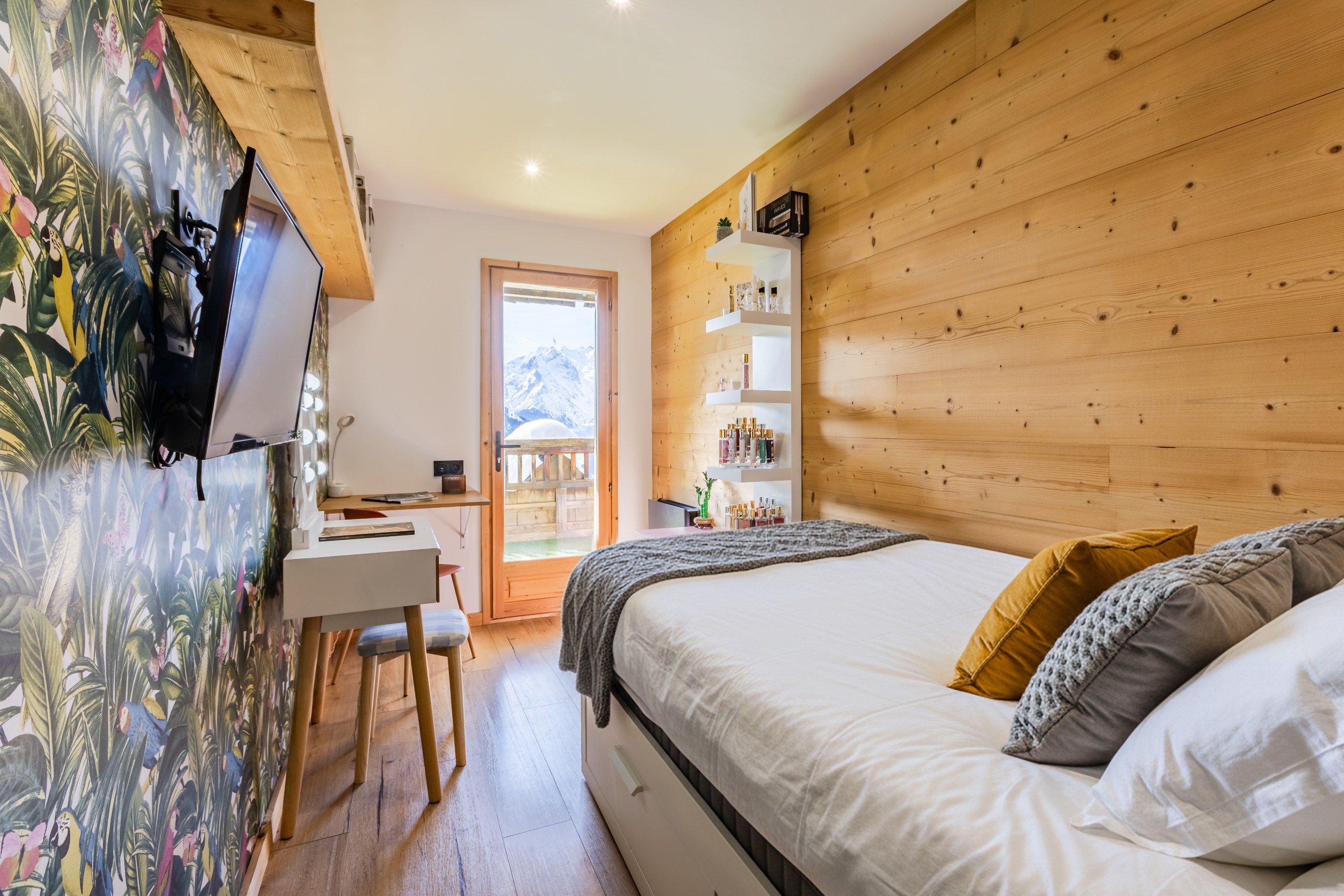  Chalet Maronne - Close to the slopes of Alpe d