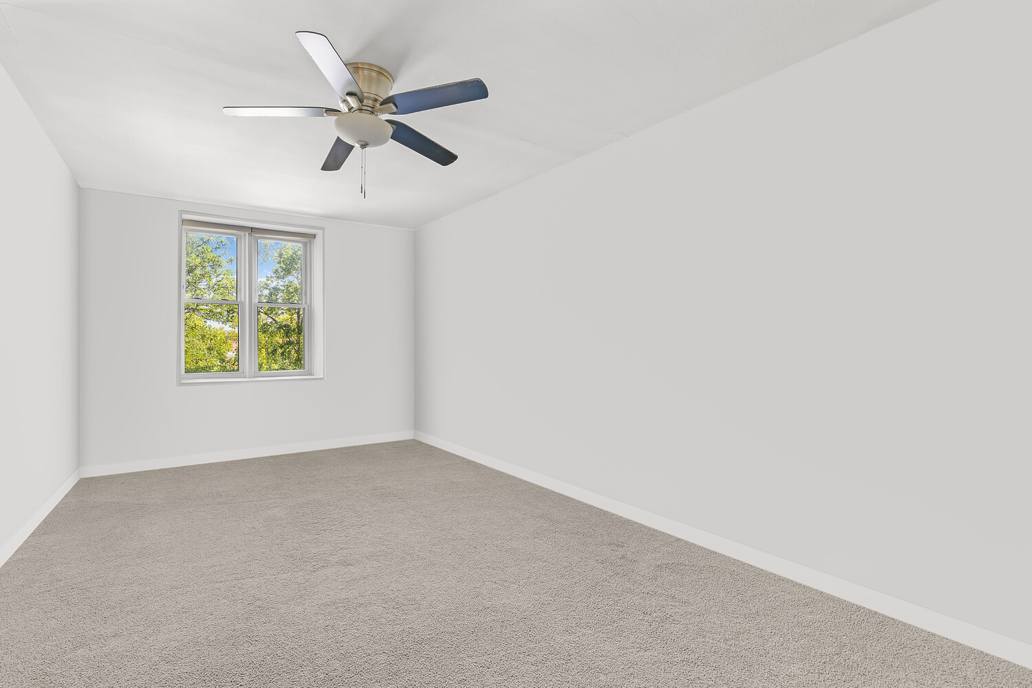 New York City, New York, 11374, United States, 2 Bedrooms Bedrooms, ,2 BathroomsBathrooms,Residential,For Sale,1948946