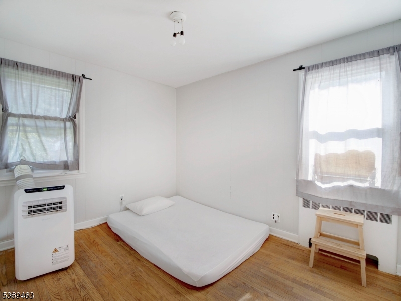 Union Twp., New Jersey, 07083, United States, 4 Bedrooms Bedrooms, ,2 BathroomsBathrooms,Residential,For Sale,1901304