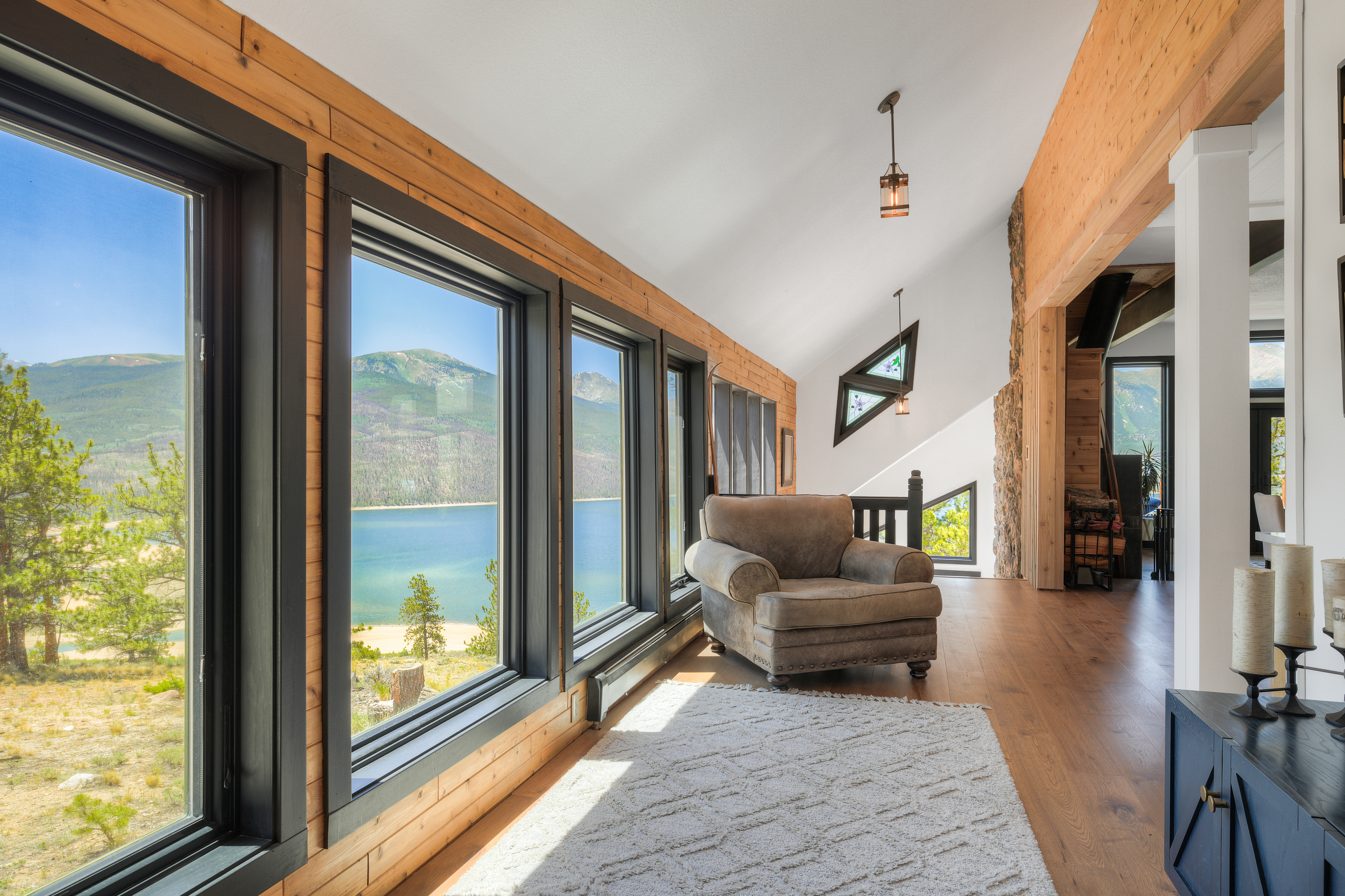  Twin Lakes Modern - 物件實景