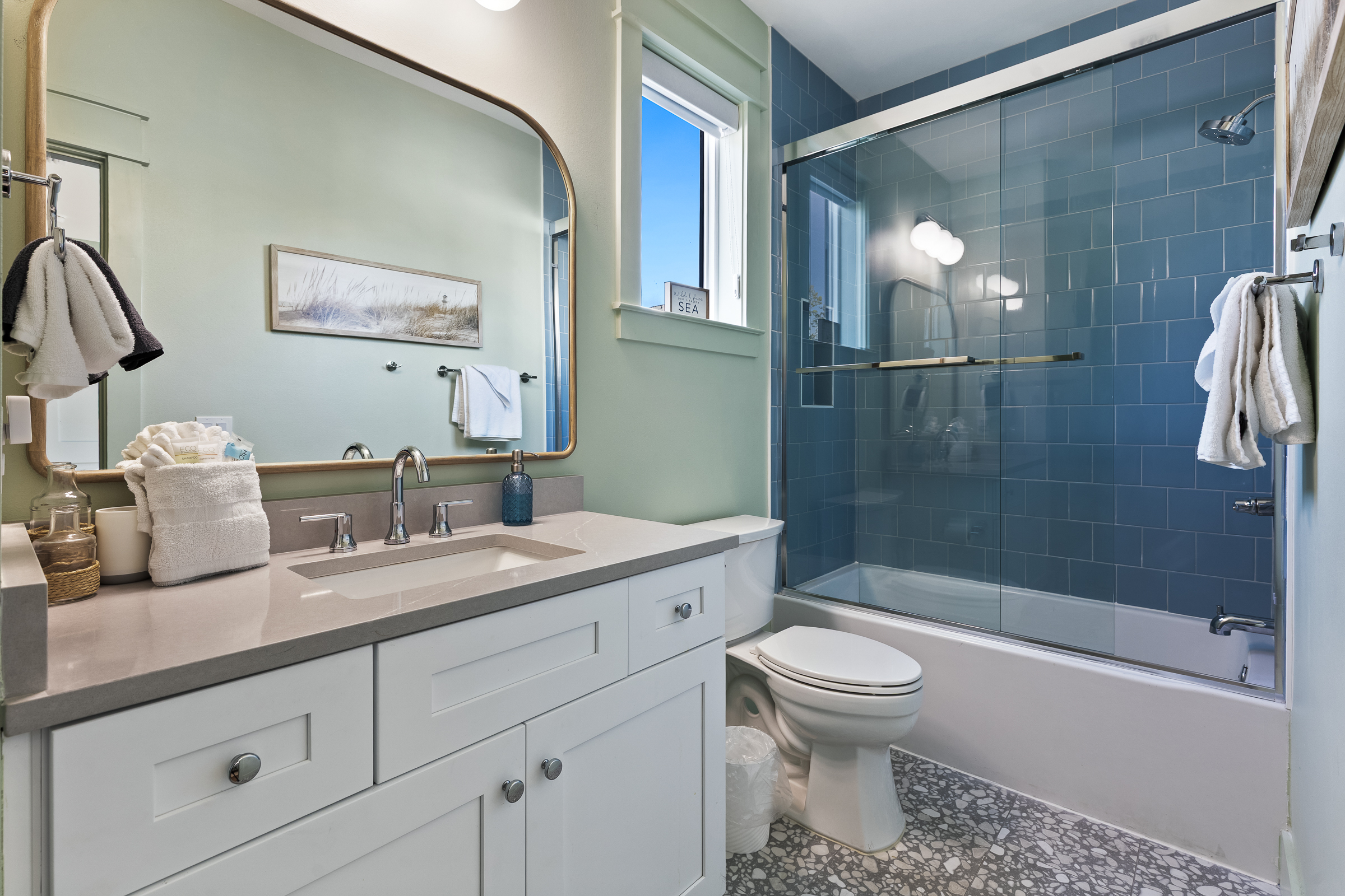  Grand Coastal Retreat With Carriage House And Resort-Style Pool - 物件實景