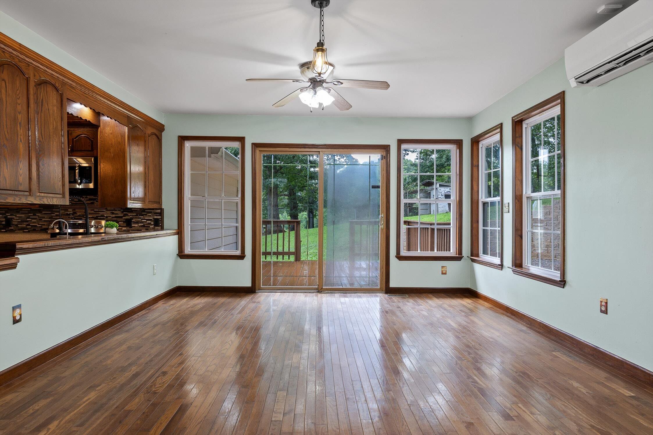 Dunlap, Tennessee, 37327, United States, 3 Bedrooms Bedrooms, ,2 BathroomsBathrooms,Residential,For Sale,1912691