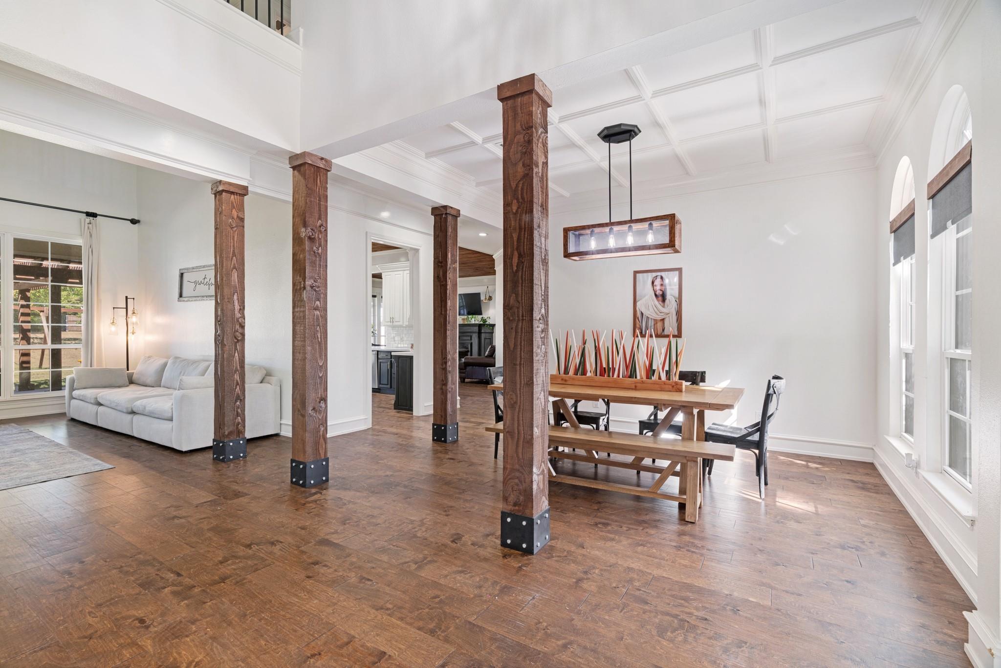 Paris, Texas, 75462, United States, 5 Bedrooms Bedrooms, ,4 BathroomsBathrooms,Residential,For Sale,1977755