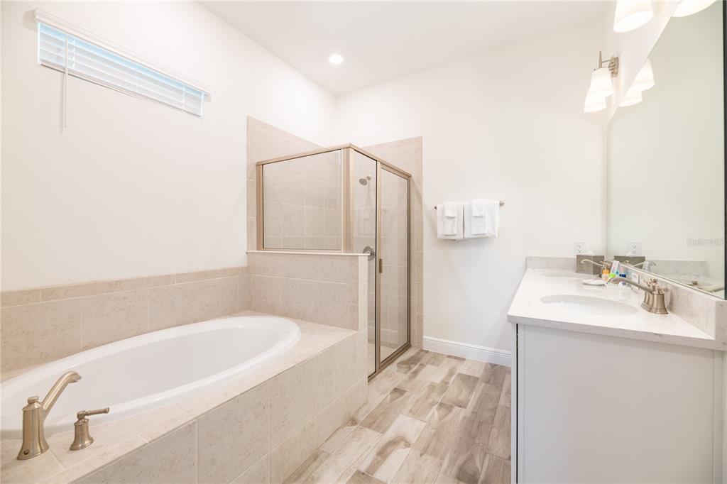 Kissimmee, Florida, 34747, United States, 6 Bedrooms Bedrooms, ,6 BathroomsBathrooms,Residential,For Sale,1994455