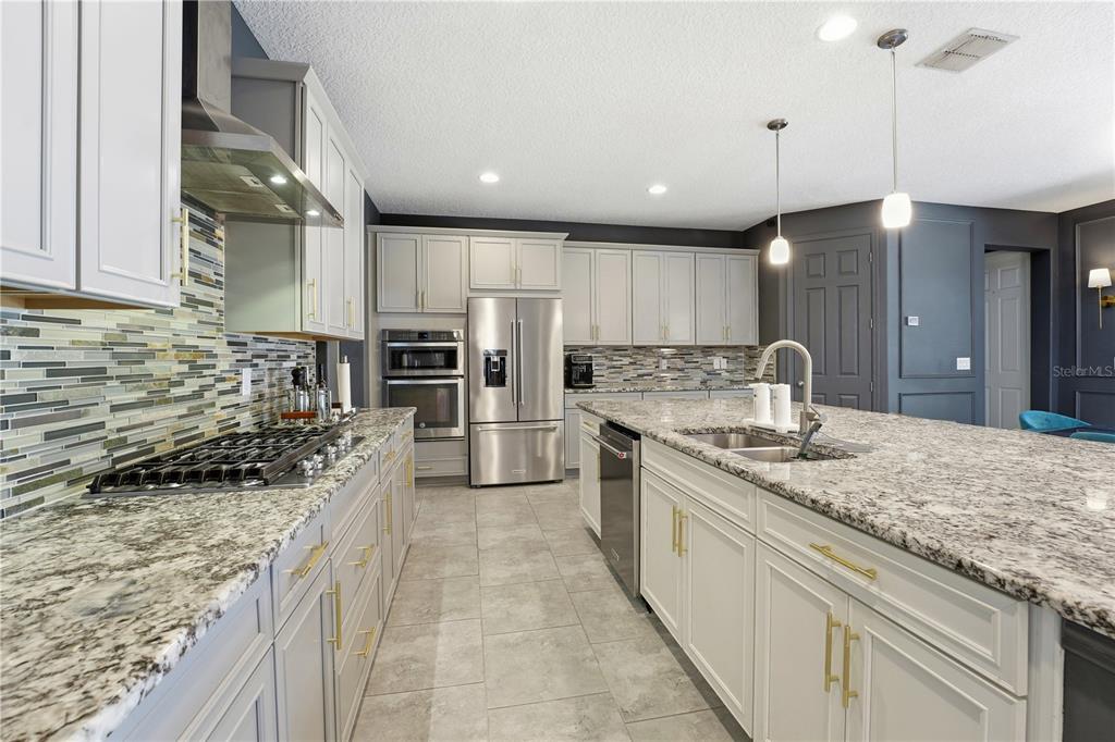 Winter Garden, Florida, 34787, United States, 5 Bedrooms Bedrooms, ,5 BathroomsBathrooms,Residential,For Sale,1987949