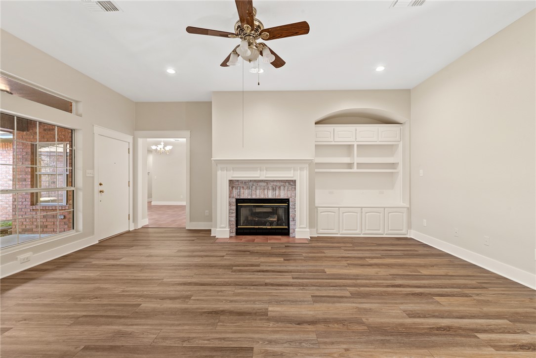 Franklin, Texas, 77856, United States, 4 Bedrooms Bedrooms, ,3 BathroomsBathrooms,Residential,For Sale,2005456