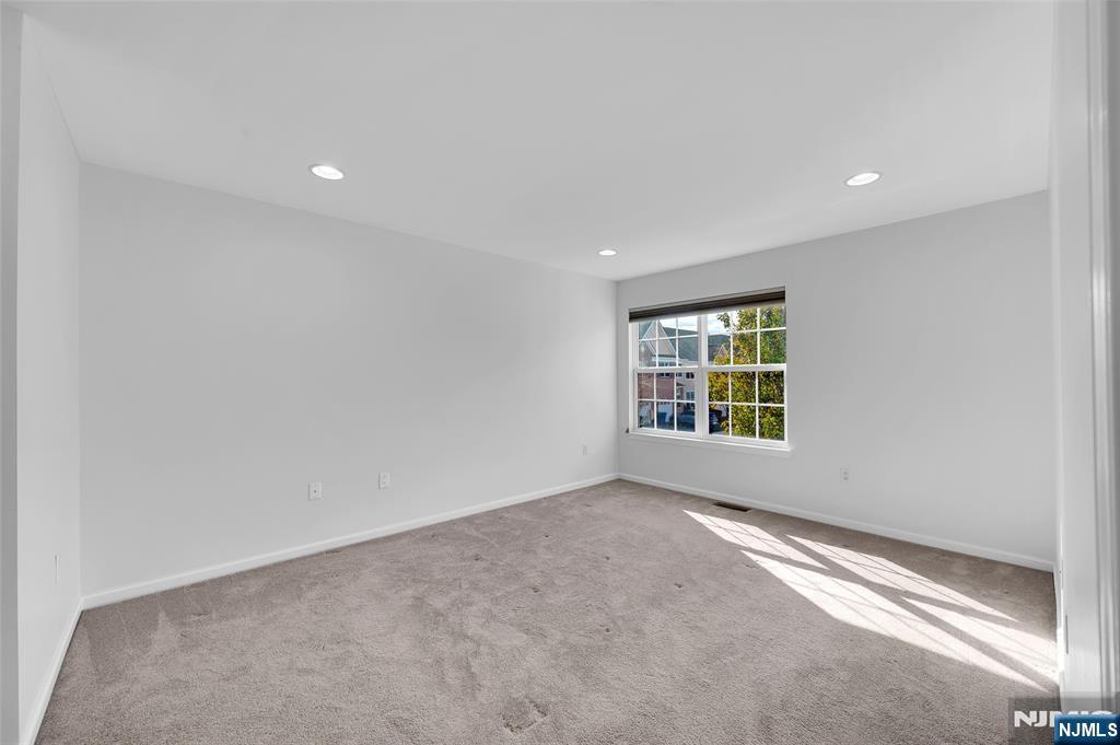 North Brunswick, New Jersey, 08902, United States, 3 Bedrooms Bedrooms, ,4 BathroomsBathrooms,Residential,For Sale,1987579