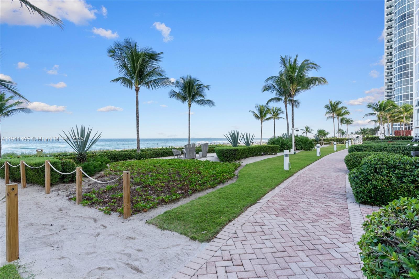 Sunny Isles Beach, Florida, 33160, United States, 3 Bedrooms Bedrooms, ,4 BathroomsBathrooms,Residential,For Sale,1991533