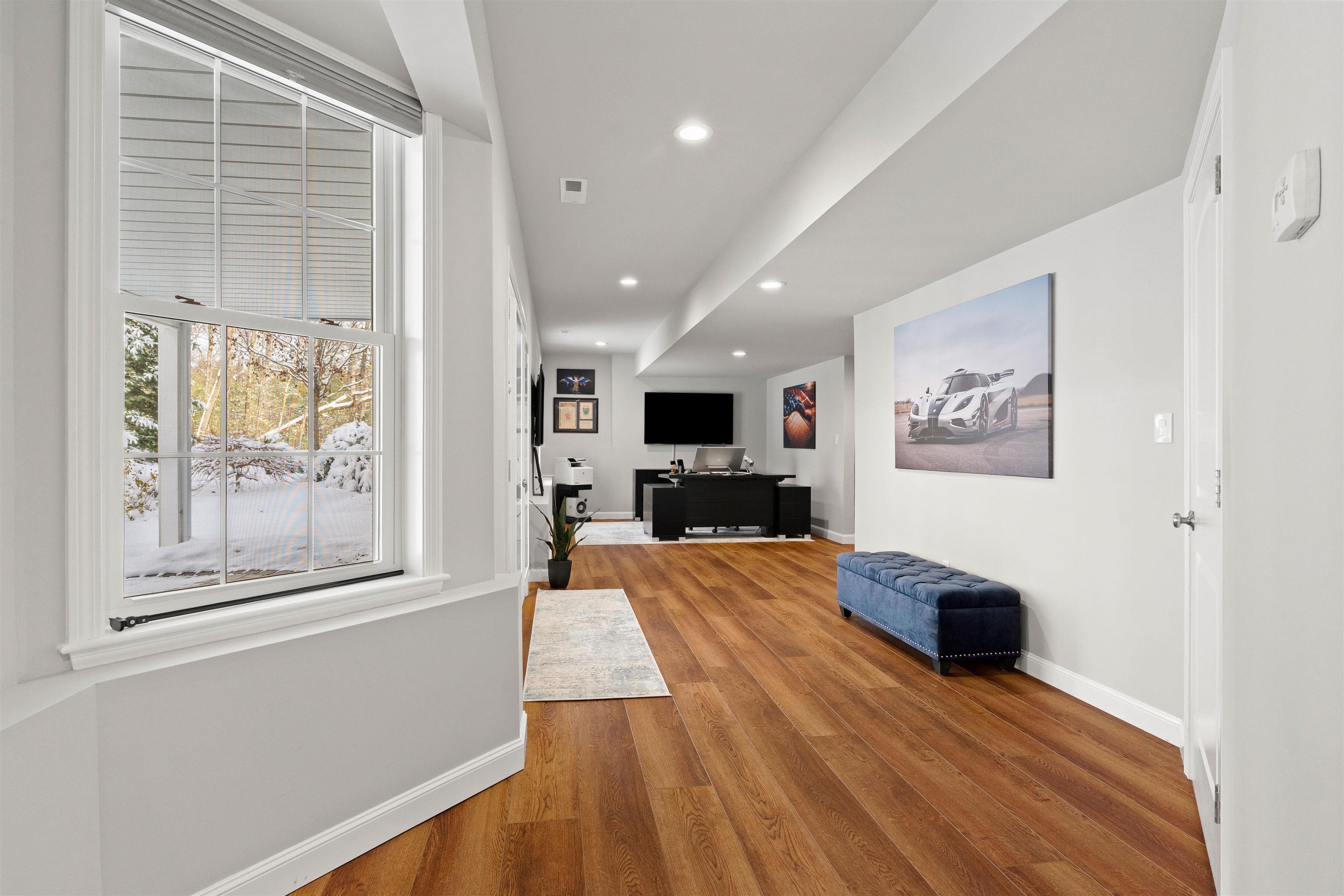 Manchester, New Hampshire, 03102, United States, 3 Bedrooms Bedrooms, ,3 BathroomsBathrooms,Residential,For Sale,2003193