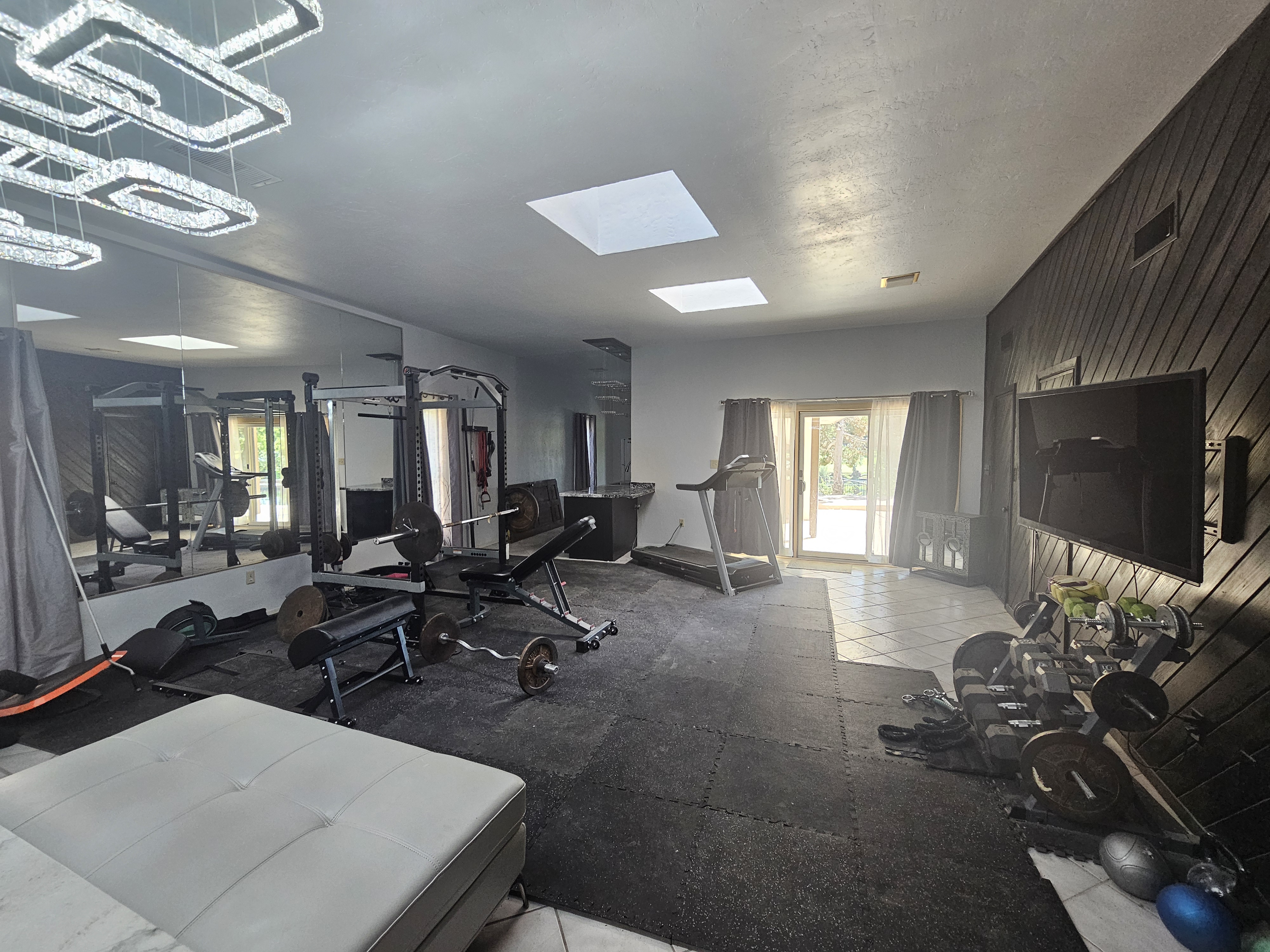 Carlsbad, New Mexico, 88220, United States, 5 Bedrooms Bedrooms, ,5 BathroomsBathrooms,Residential,For Sale,1984272