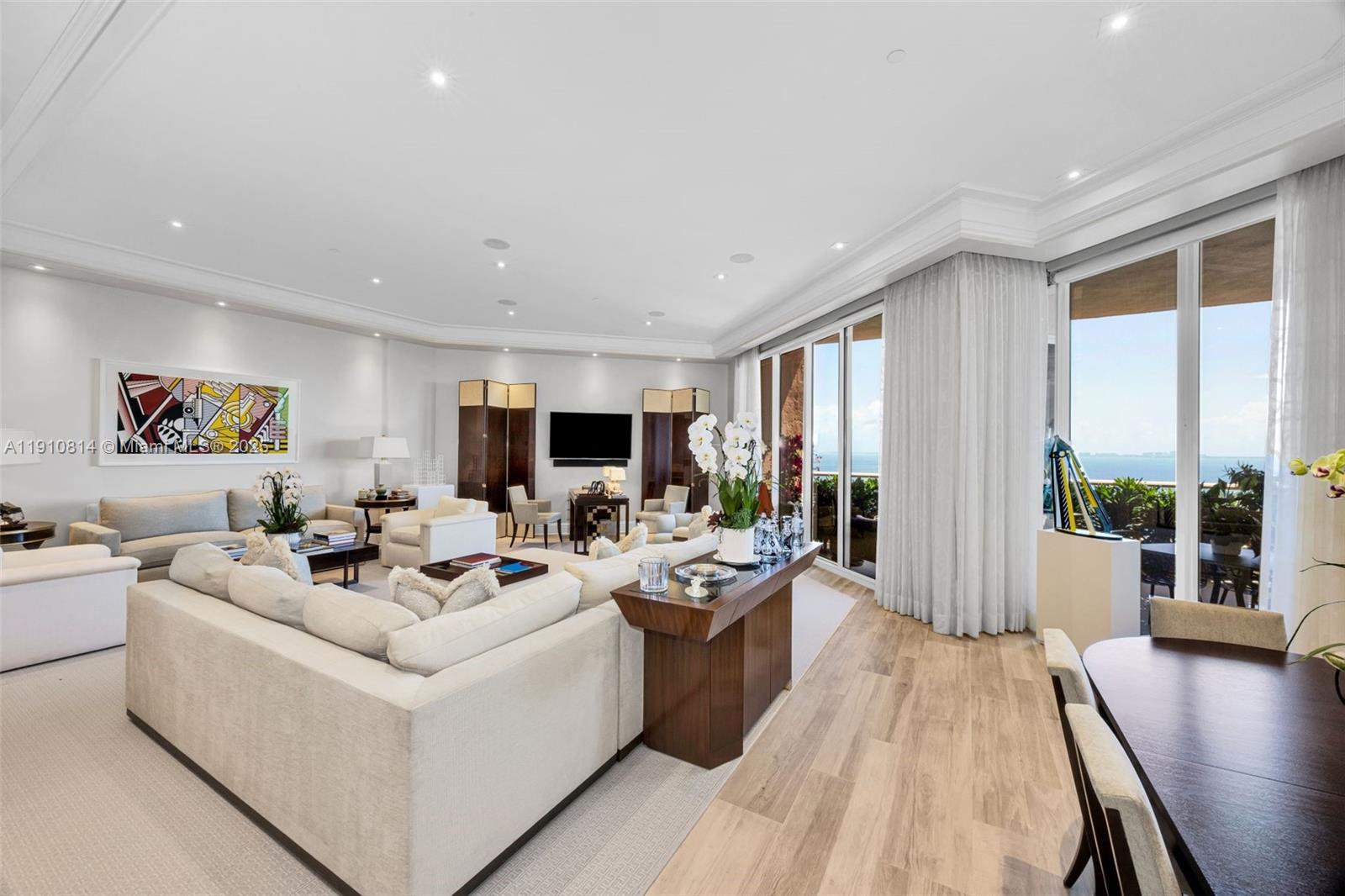 Coral Gables, Florida, 33133, United States, 3 Bedrooms Bedrooms, ,4 BathroomsBathrooms,Residential,For Sale,1989420