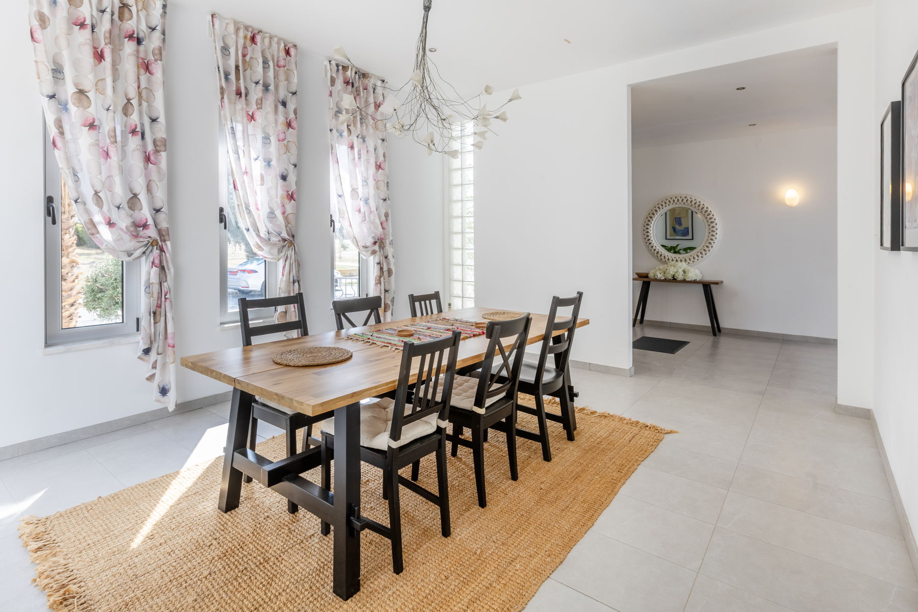  Three-Level Five-Bedroom Villa with Private Pool in Aradippou, Larnaca - 物件實景