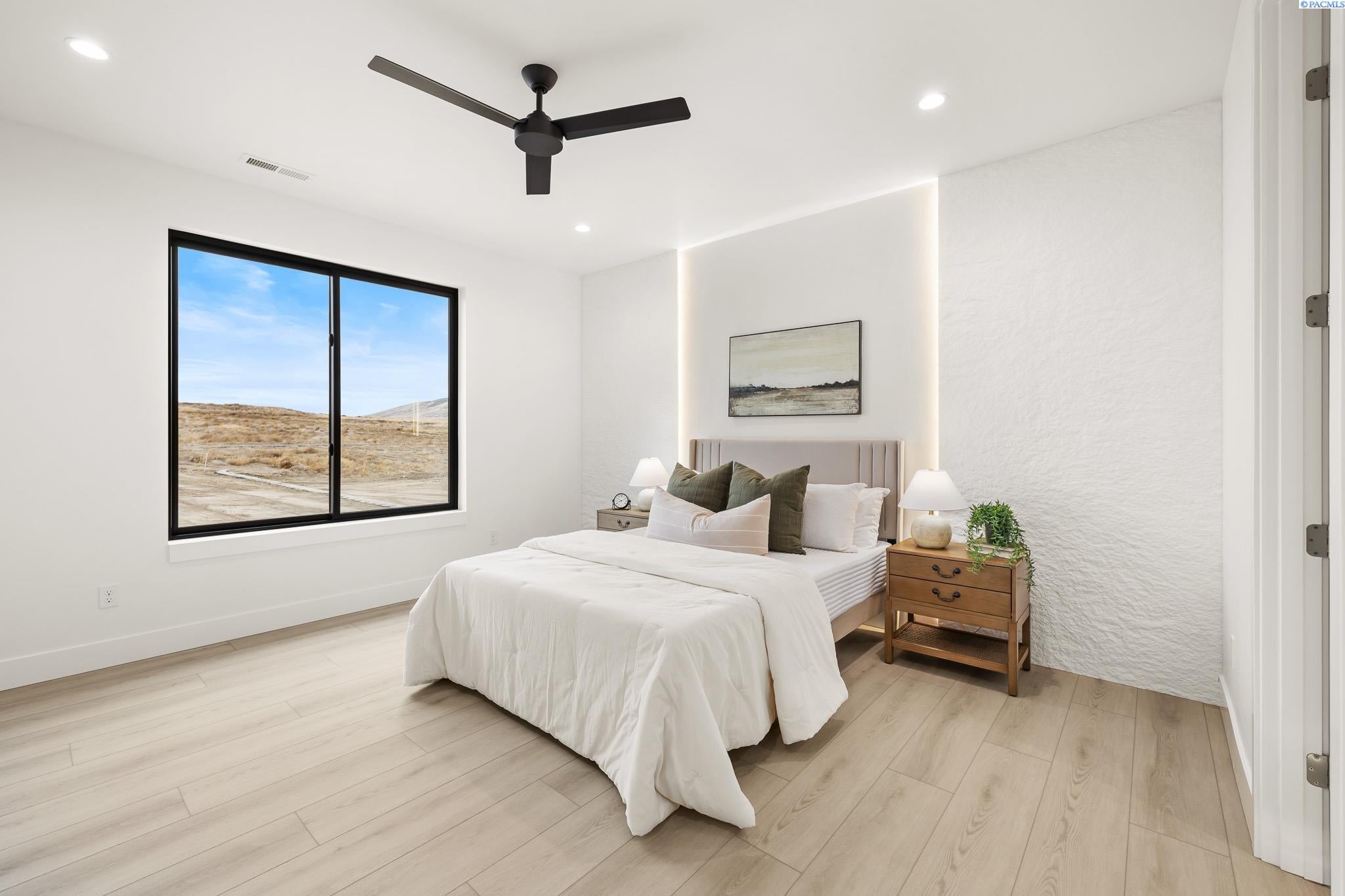 Richland, Washington, 99352, United States, 4 Bedrooms Bedrooms, ,2 BathroomsBathrooms,Residential,For Sale,2000118