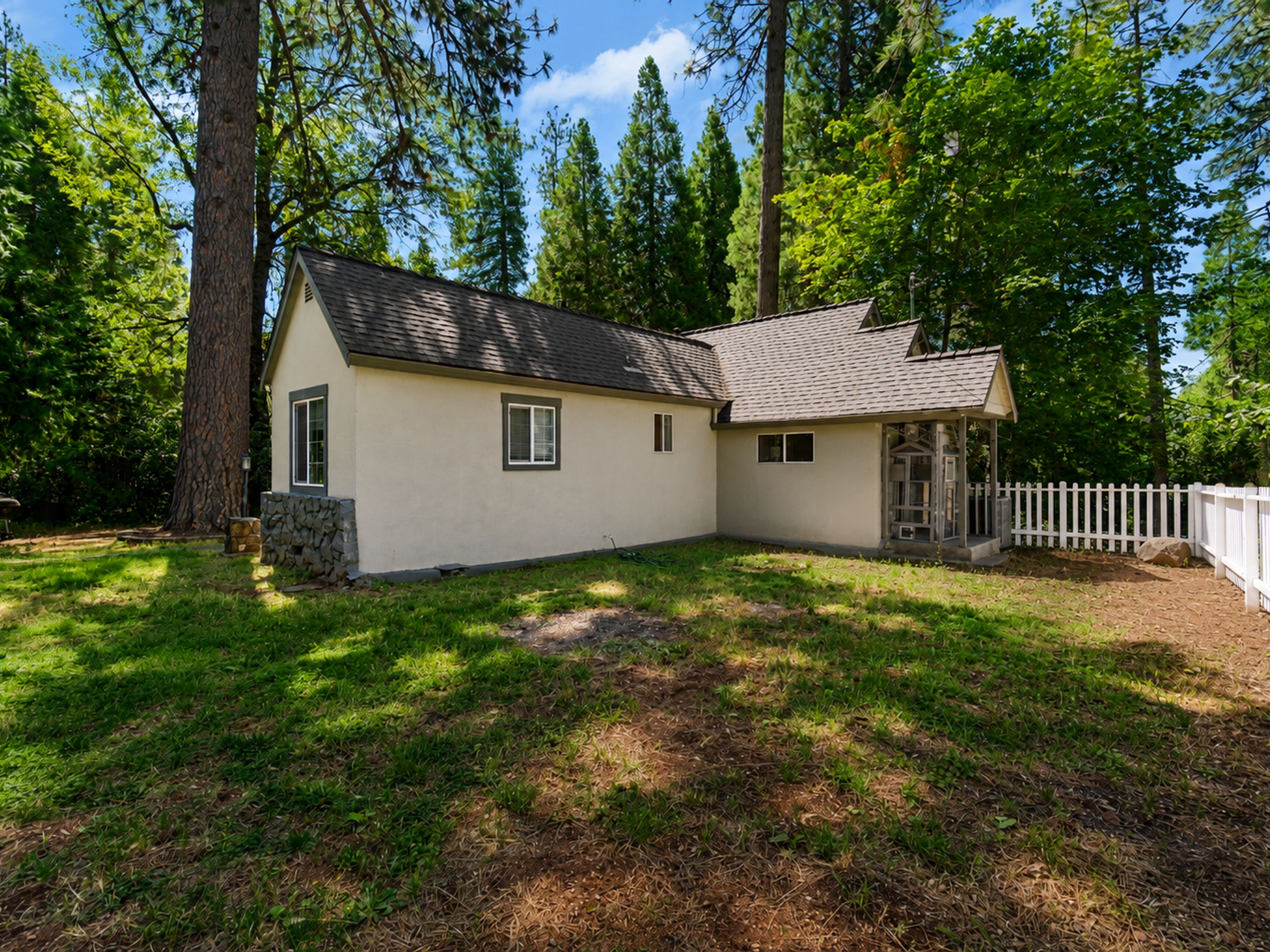  4934 Cedar Drive, Camino, CA 95709 - 物件實景