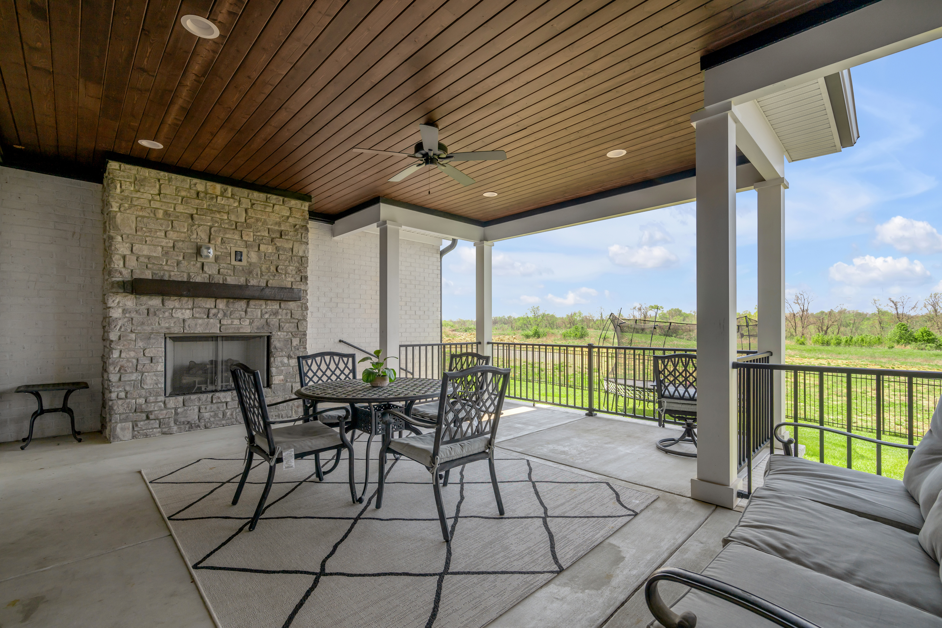  2429 Lorenzo Way - 物件實景