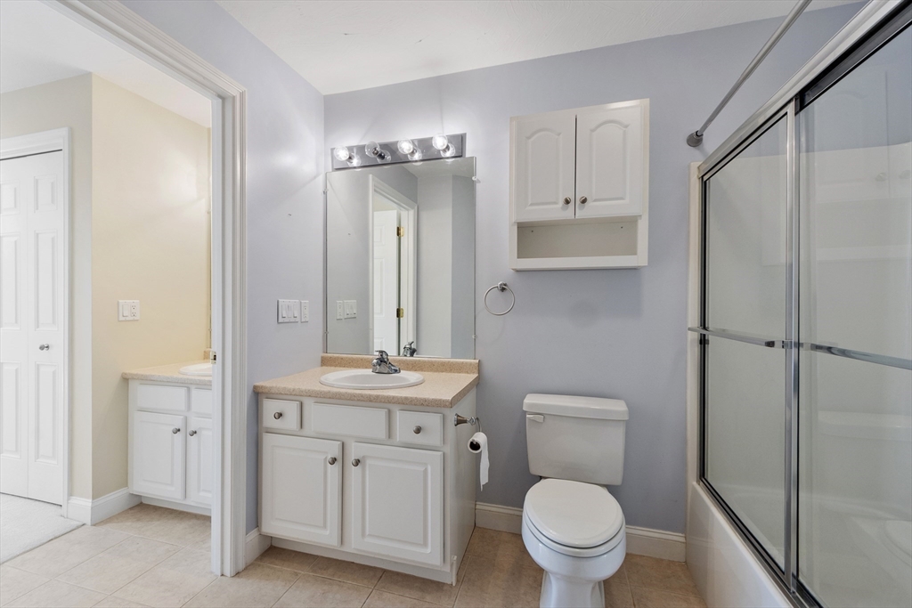Chelmsford, Massachusetts, 01863, United States, 2 Bedrooms Bedrooms, ,2 BathroomsBathrooms,Residential,For Sale,1939125