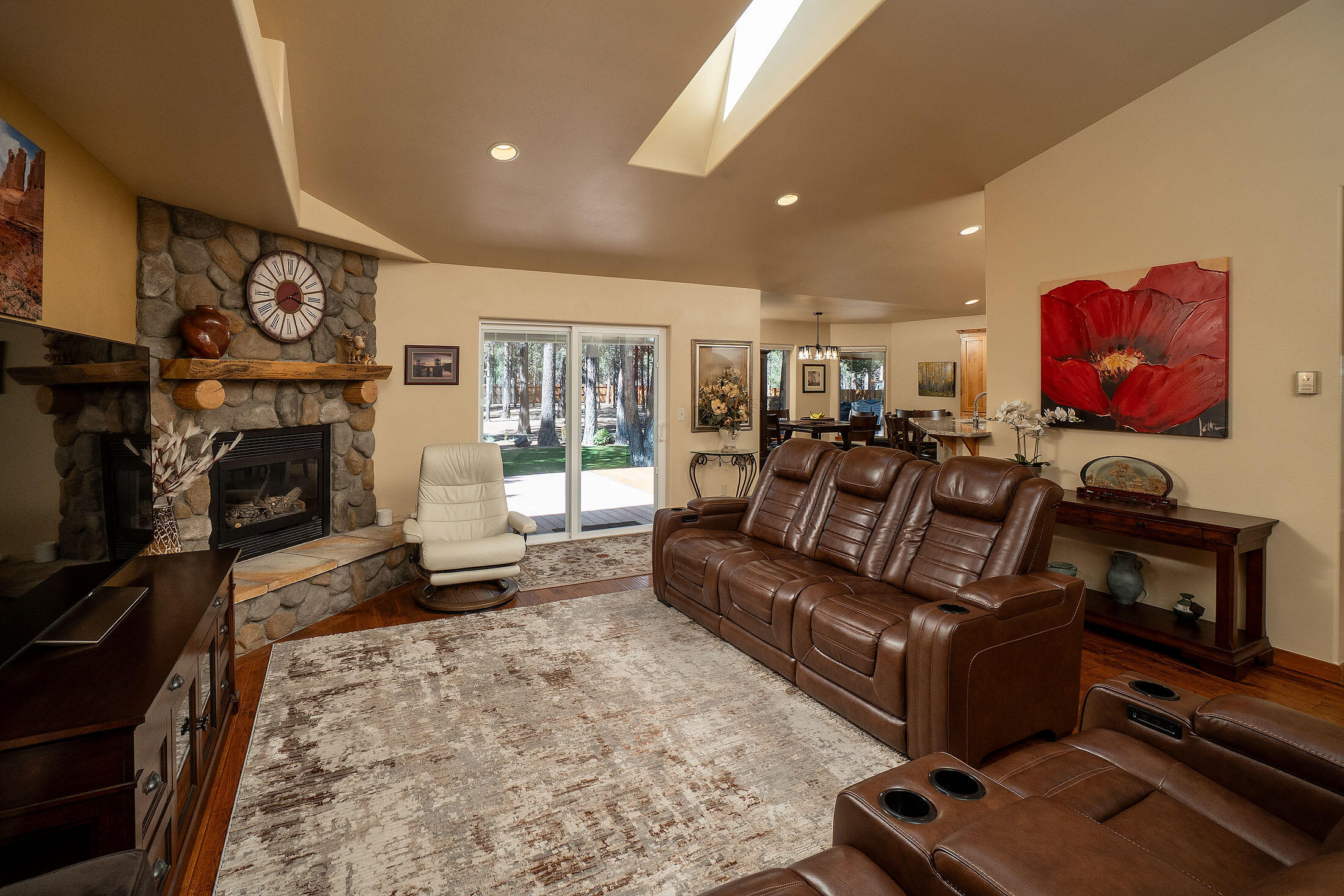 La Pine, Oregon, 97739, United States, 3 Bedrooms Bedrooms, ,2 BathroomsBathrooms,Residential,For Sale,1885298