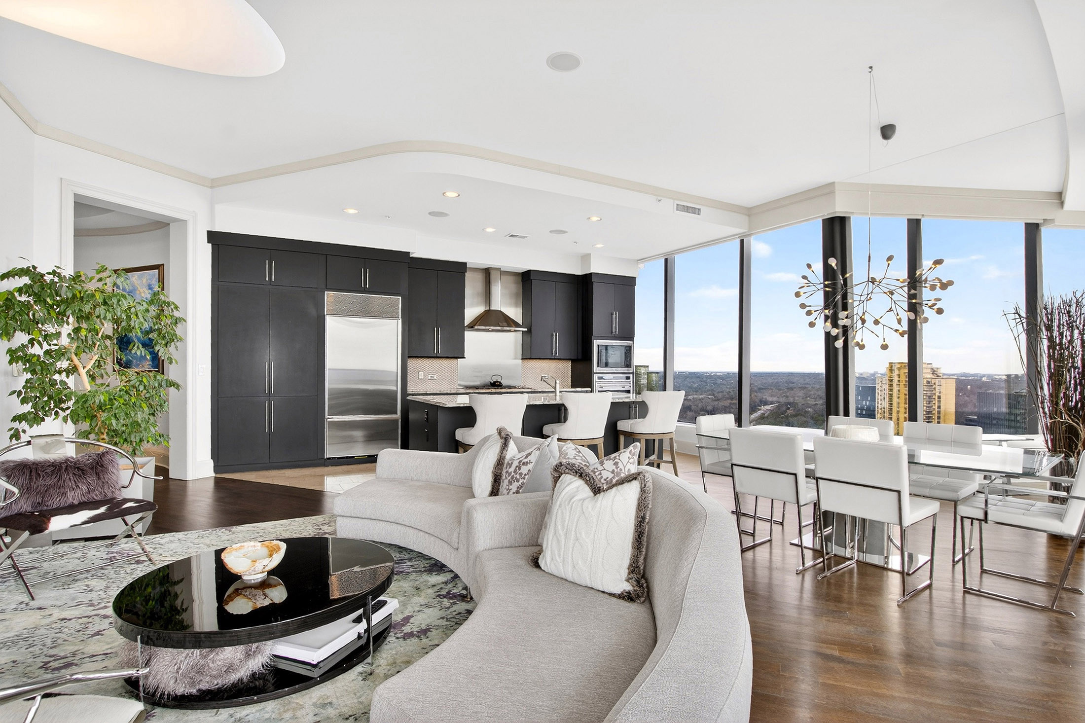  Stunning Luxury Condo, Perched on the 29th Floor - 物件實景
