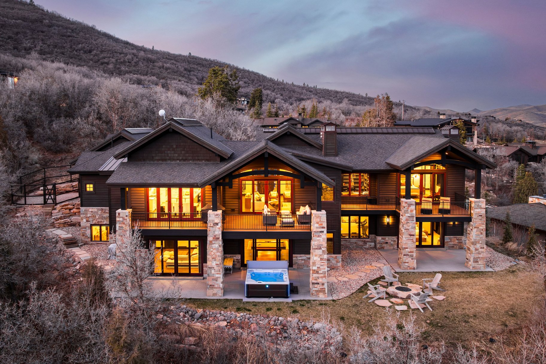  Views, Privacy and Main Level Living in a Gated Community - 物件實景