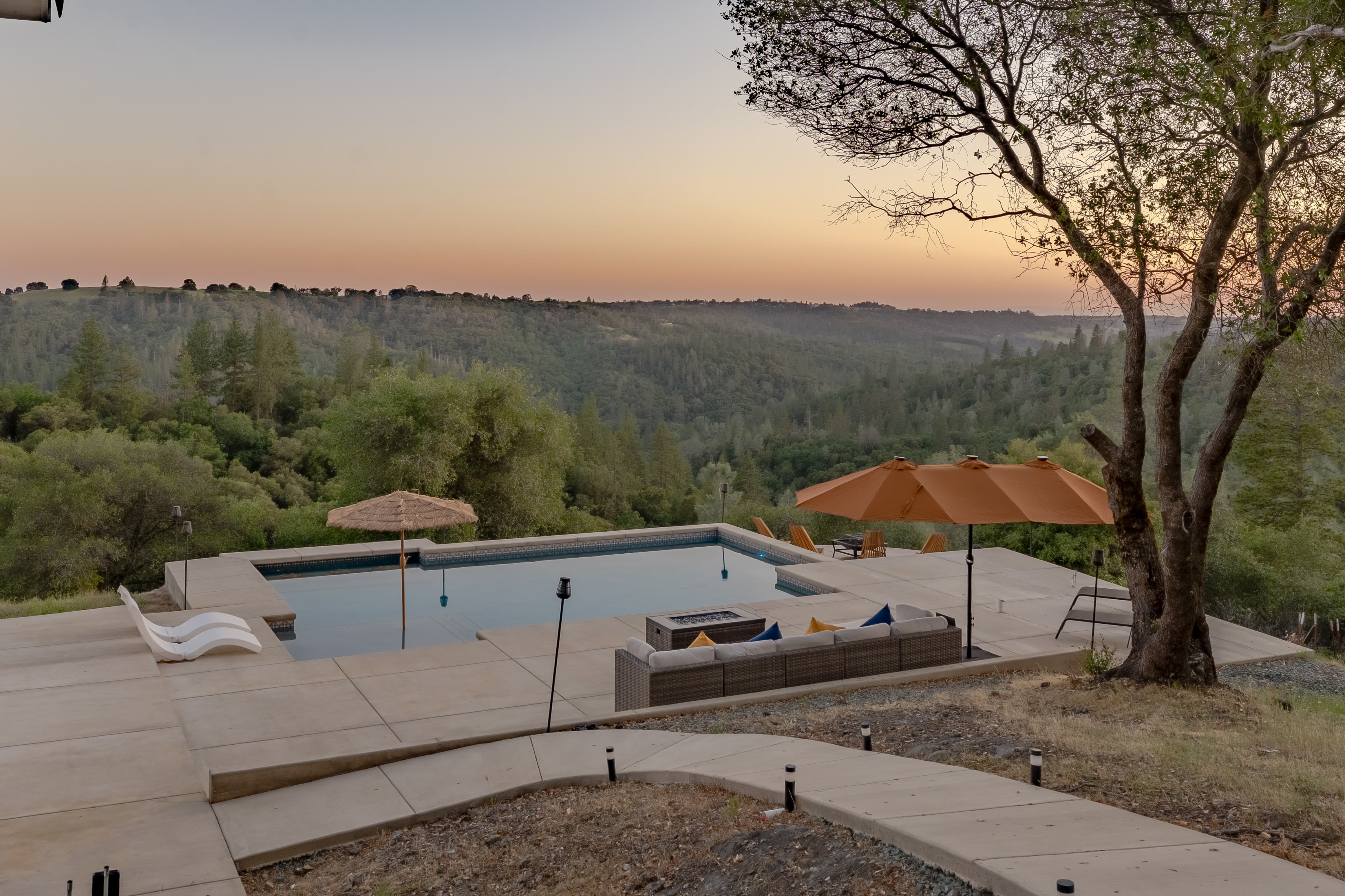  15620 Meadowlark Lane , Sutter Creek, CA 95685 - 物件實景