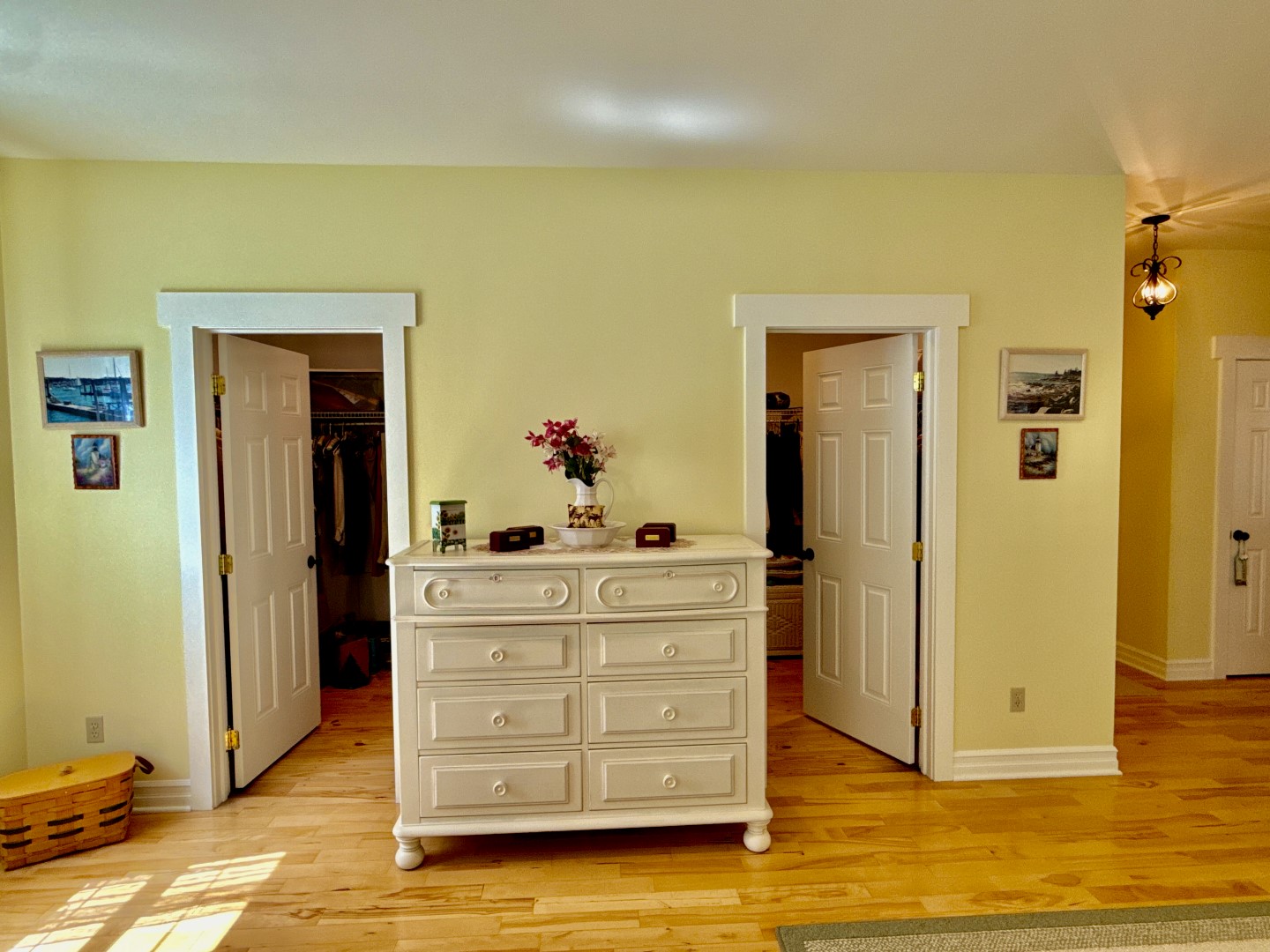 Hawley, Pennsylvania, 18428, United States, 3 Bedrooms Bedrooms, ,4 BathroomsBathrooms,Residential,For Sale,1846687