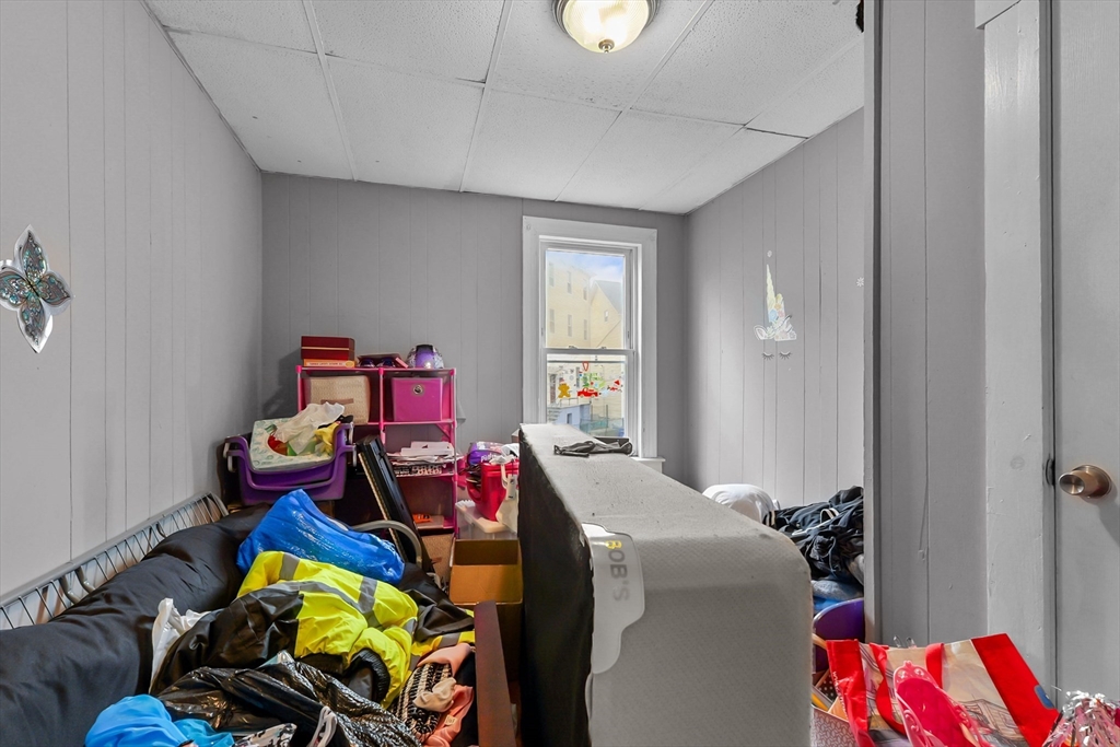 Fall River, Massachusetts, 02721, United States, 9 Bedrooms Bedrooms, ,3 BathroomsBathrooms,Residential,For Sale,1887933