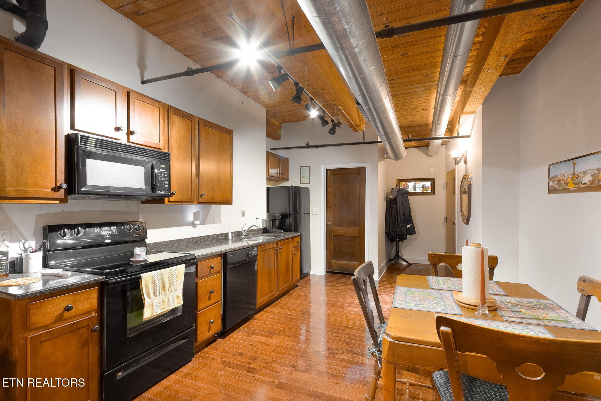 Knoxville, Tennessee, 37916, United States, 1 Bedroom Bedrooms, ,1 BathroomBathrooms,Residential,For Sale,1995398