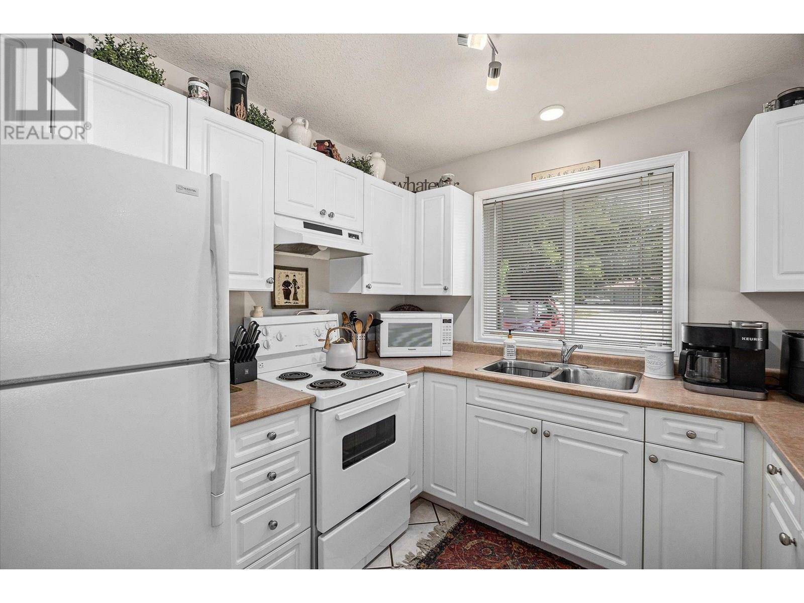 KELOWNA, British Columbia, V1Y 8H7, CA, 3 Bedrooms Bedrooms, ,1 BathroomBathrooms,Residential,For Sale,1961184