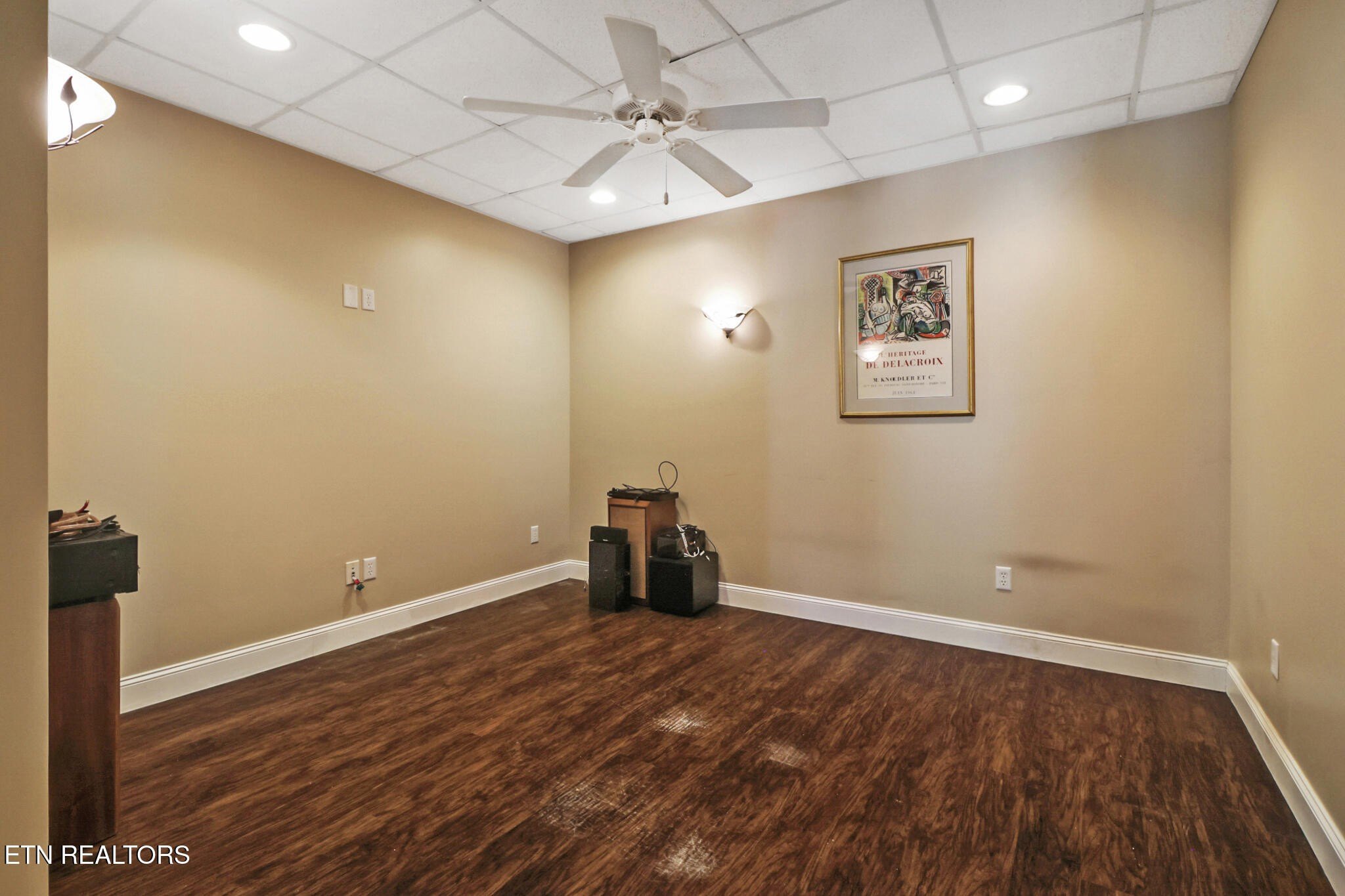 Crossville, Tennessee, 38555, United States, 3 Bedrooms Bedrooms, ,4 BathroomsBathrooms,Residential,For Sale,1977944