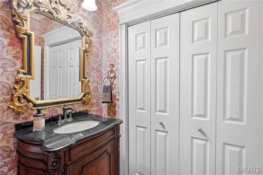 Charleston, Missouri, 63834, United States, 5 Bedrooms Bedrooms, ,4 BathroomsBathrooms,Residential,For Sale,1938215
