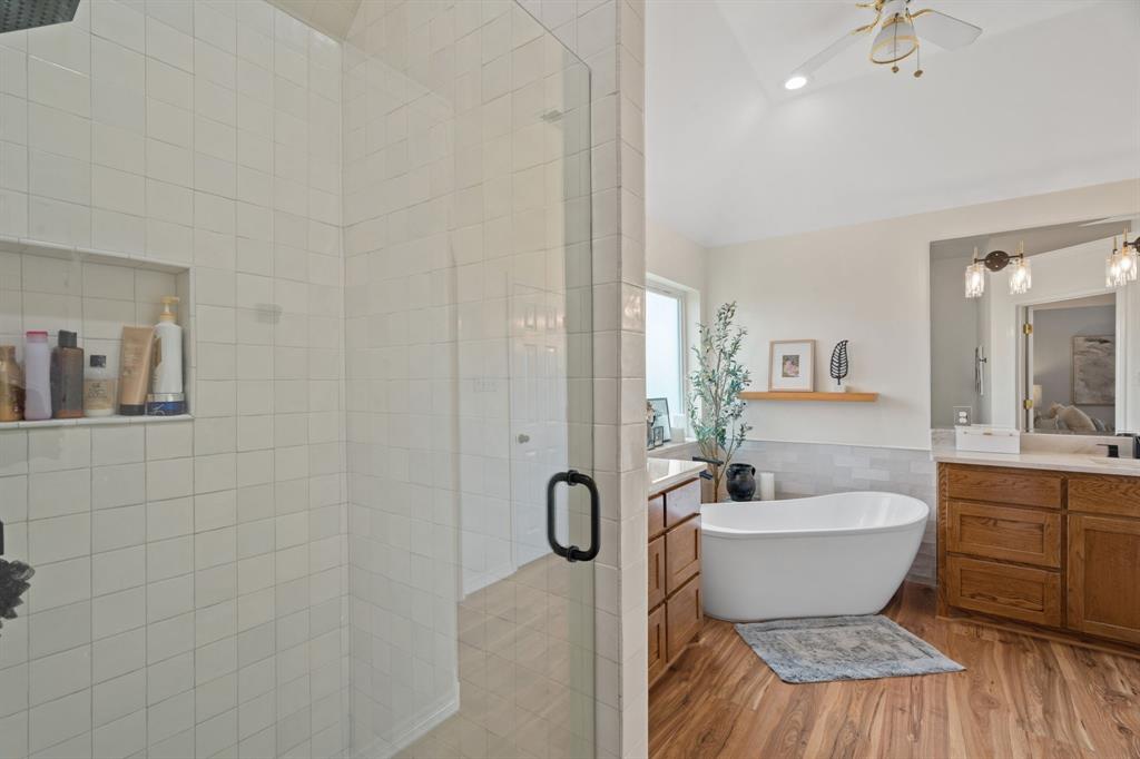 Waxahachie, Texas, 75165, United States, 3 Bedrooms Bedrooms, ,3 BathroomsBathrooms,Residential,For Sale,1987029