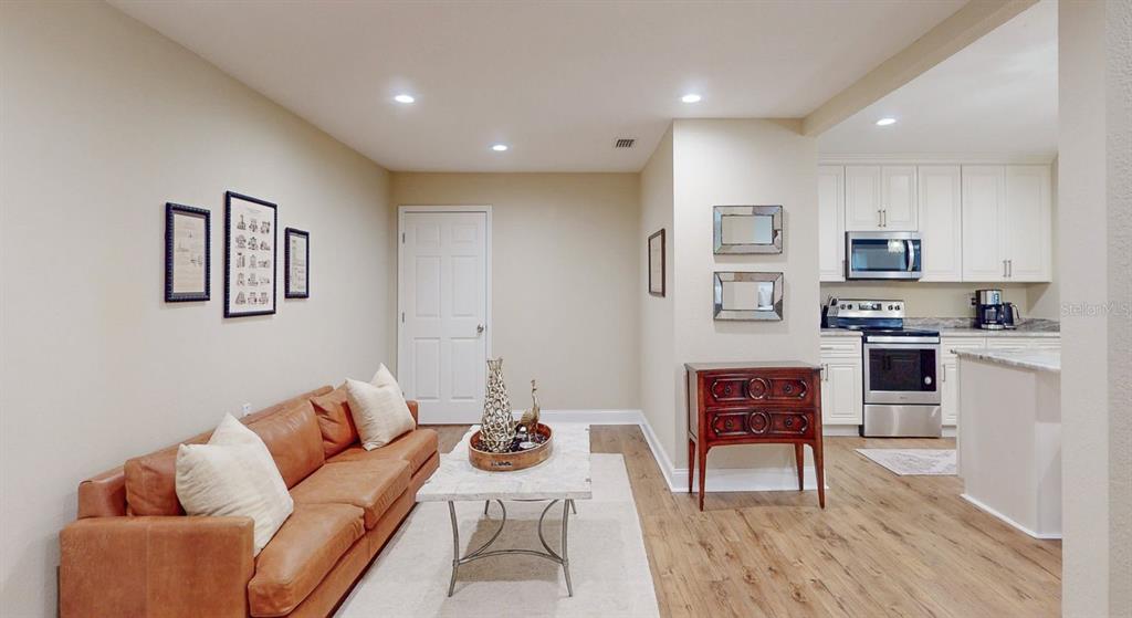 St Petersburg, Florida, 33713, United States, 3 Bedrooms Bedrooms, ,2 BathroomsBathrooms,Residential,For Sale,1985545