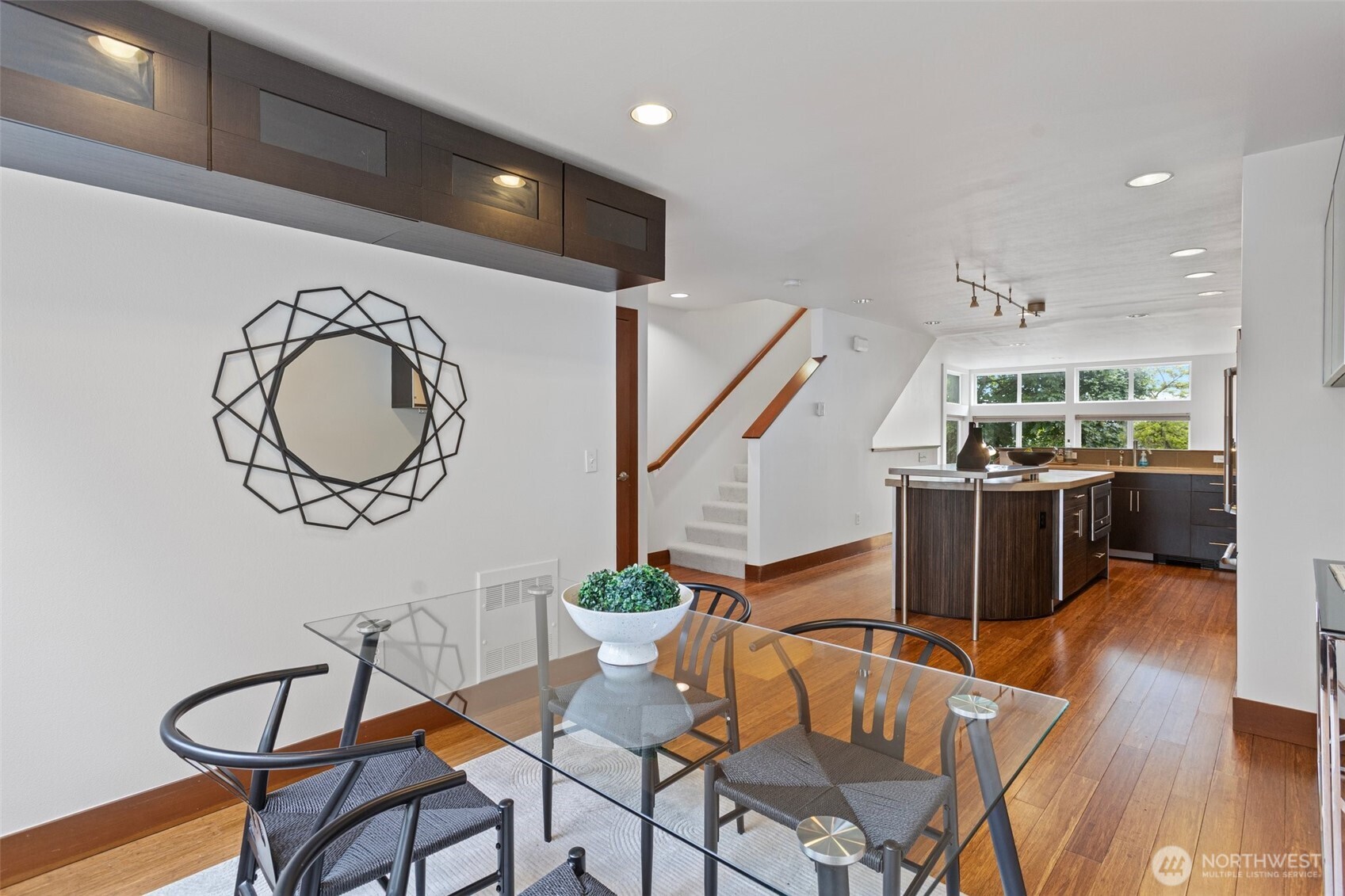 Seattle, Washington, 98109, United States, 3 Bedrooms Bedrooms, ,4 BathroomsBathrooms,Residential,For Sale,1851882