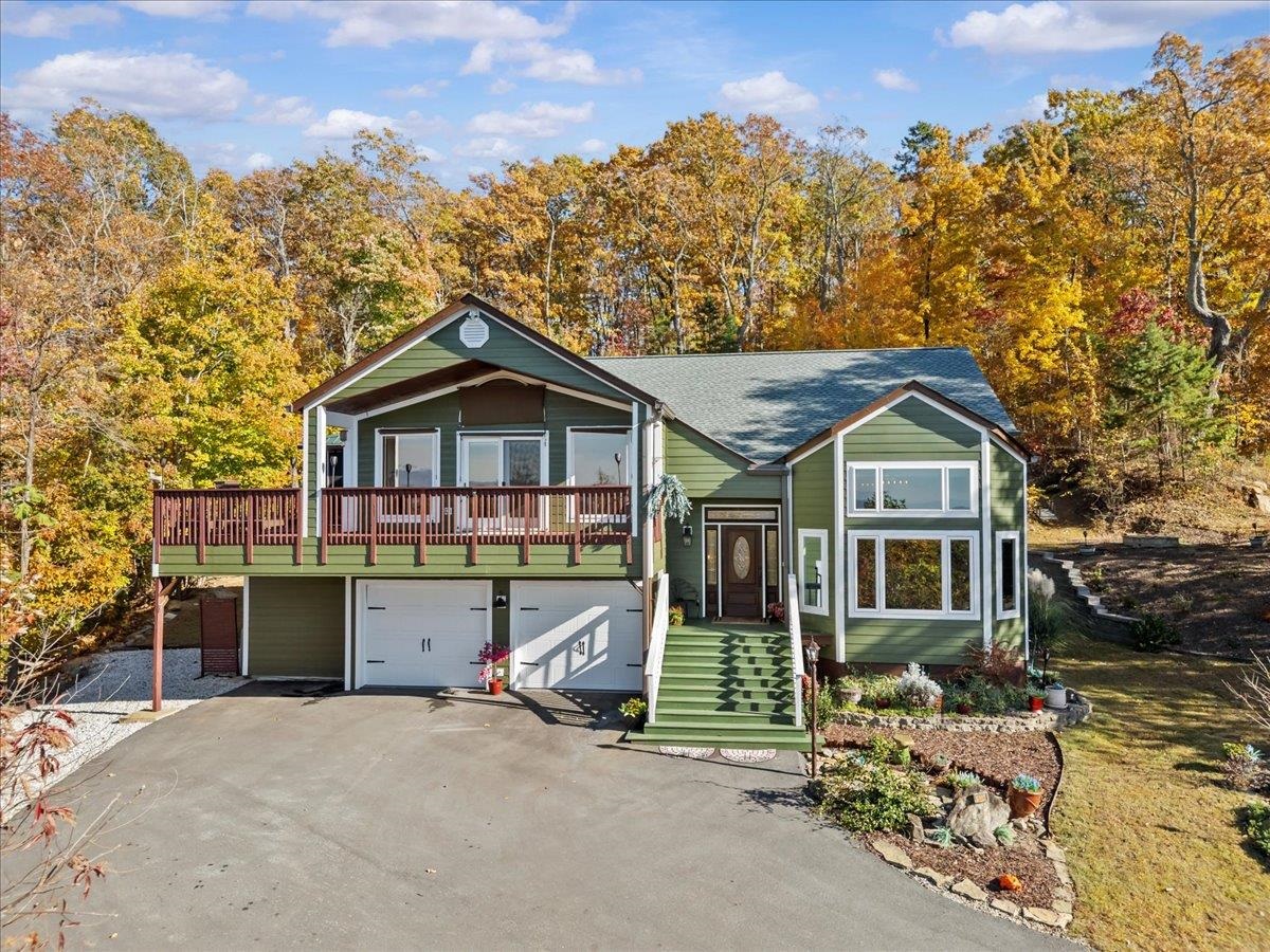 Pickens, South Carolina, 29671, United States, 4 Bedrooms Bedrooms, ,4 BathroomsBathrooms,Residential,For Sale,1988858