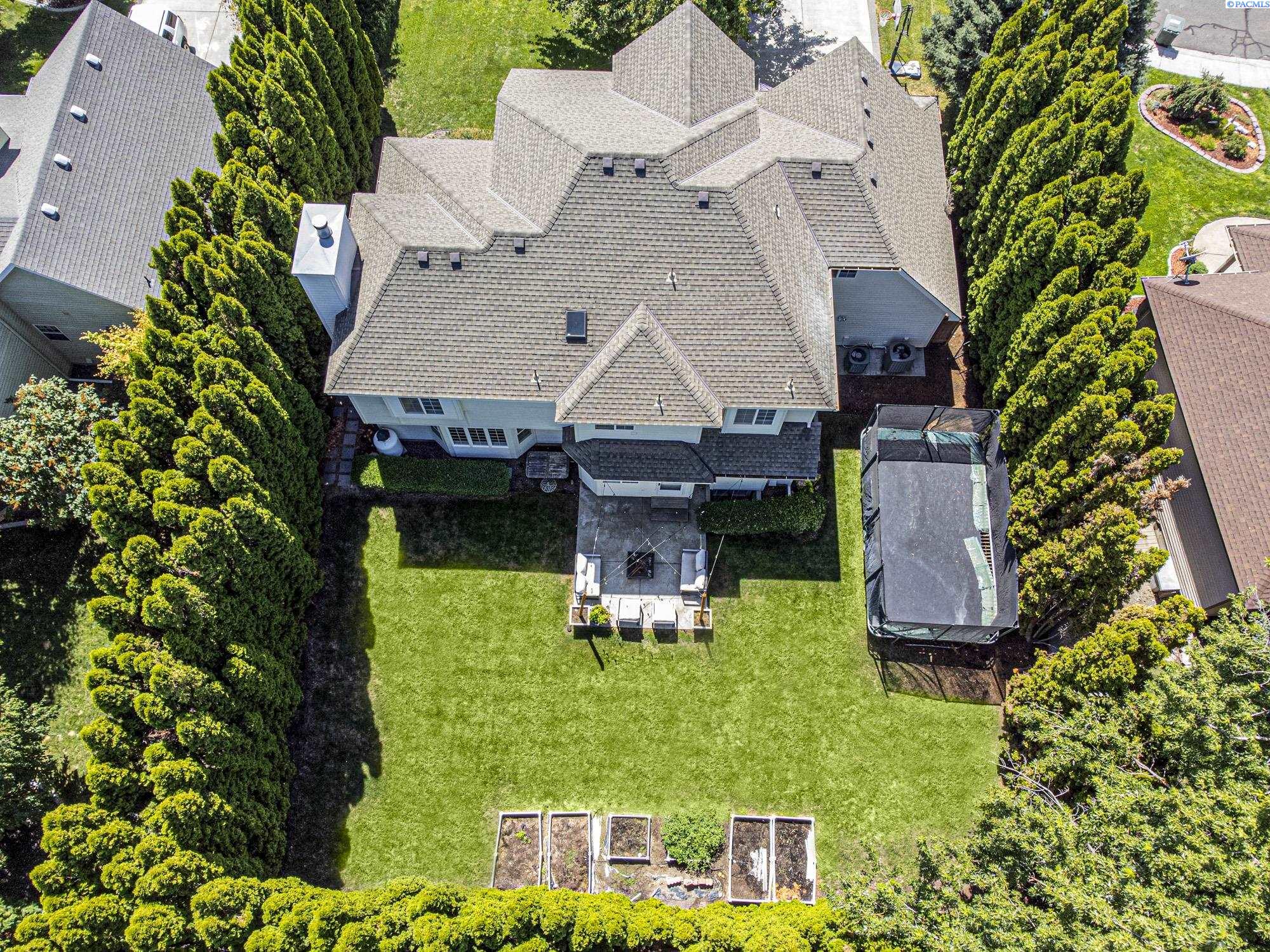Richland, Washington, 99352, United States, 5 Bedrooms Bedrooms, ,4 BathroomsBathrooms,Residential,For Sale,1927234