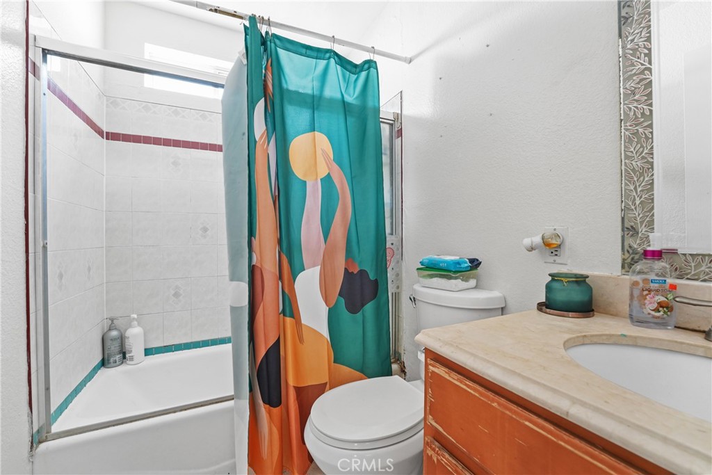 Los Angeles, California, 90032, United States, ,Residential,For Sale,1810612