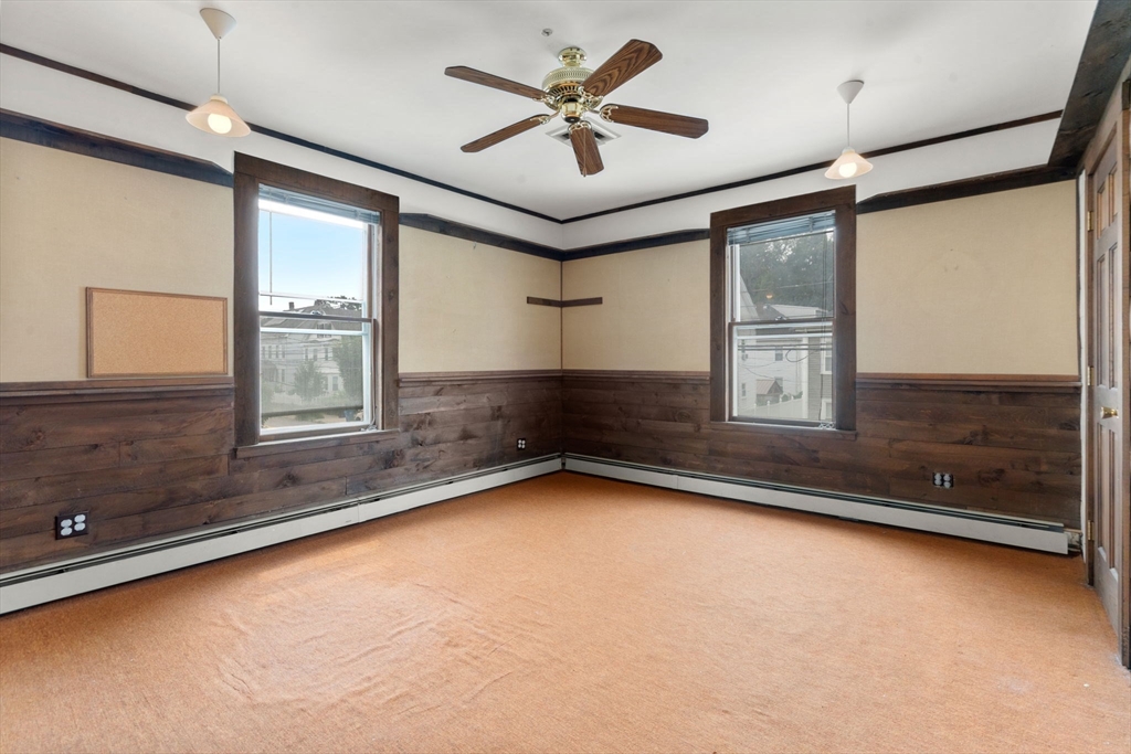 Waltham, Massachusetts, 02453, United States, 2 Bedrooms Bedrooms, ,4 BathroomsBathrooms,Residential,For Sale,1916718