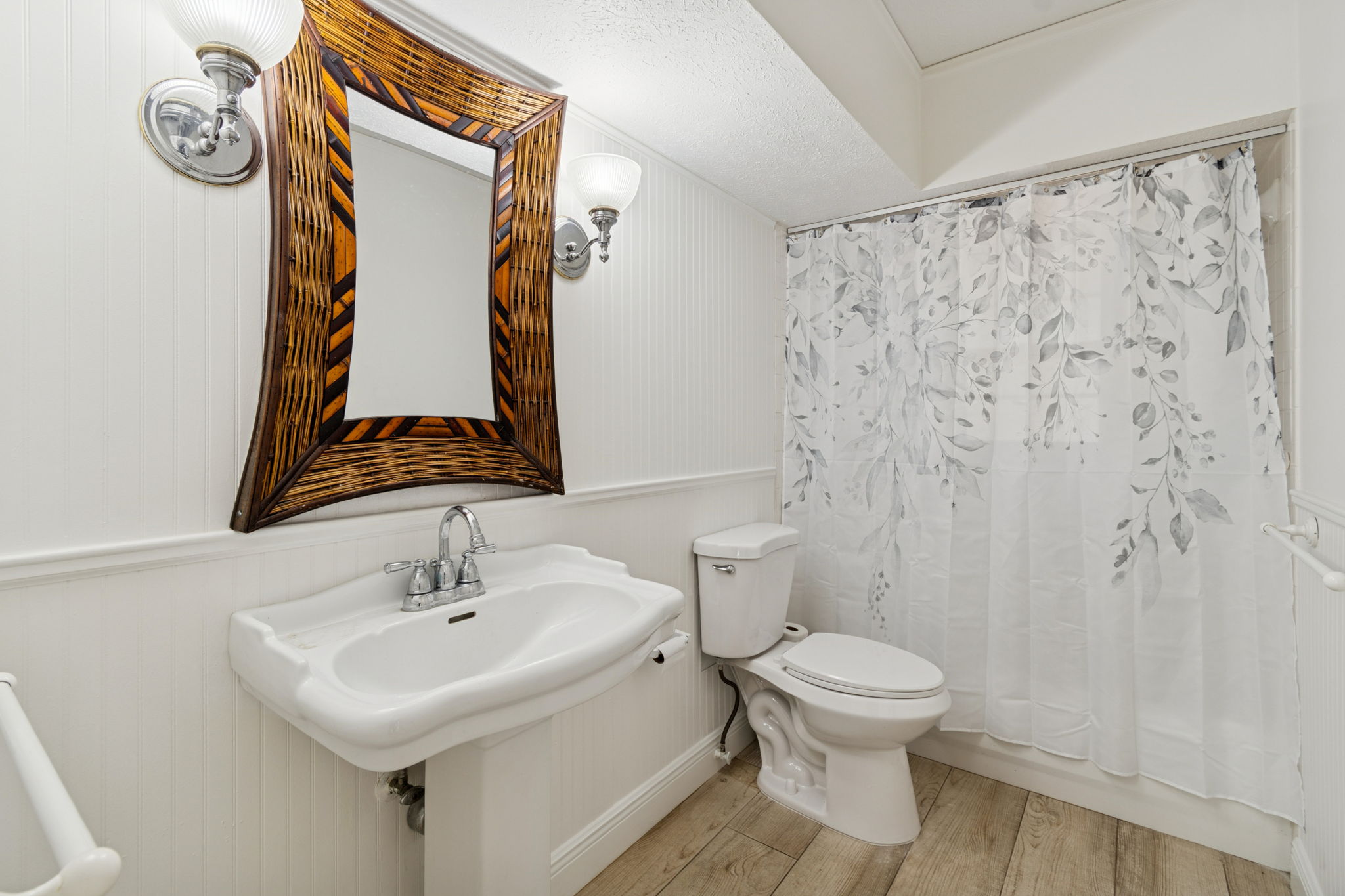 Tampa, Florida, 33637, United States, 4 Bedrooms Bedrooms, ,3 BathroomsBathrooms,Residential,For Sale,2012054