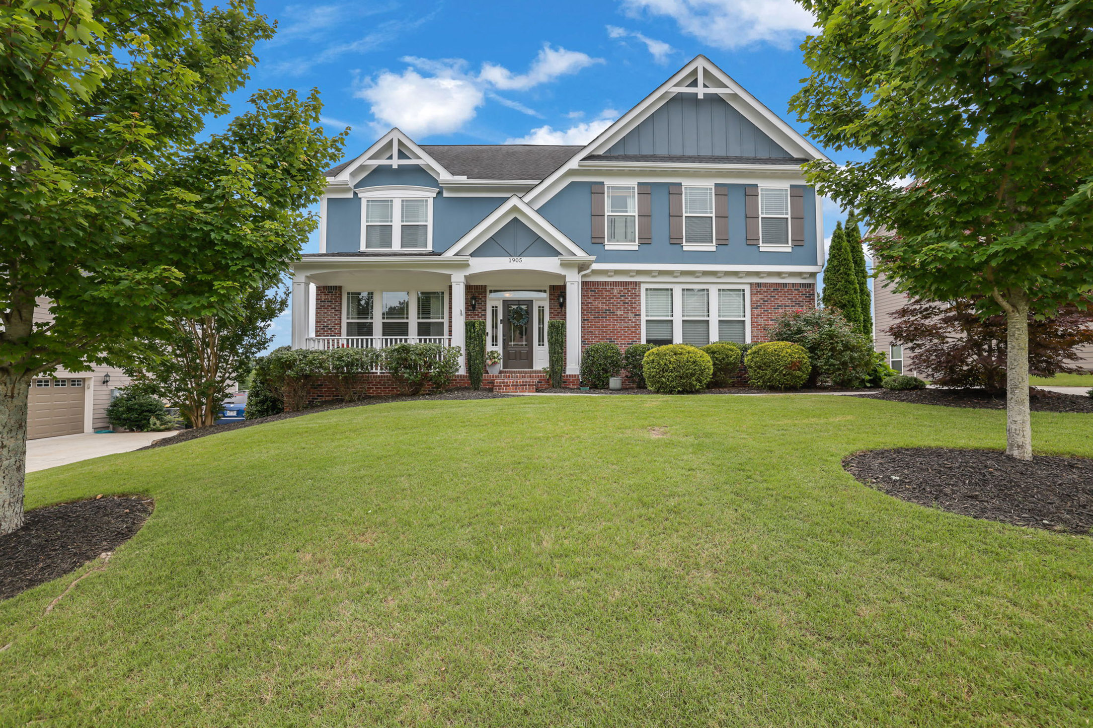  Beautifully Maintained Home in One of Cumming