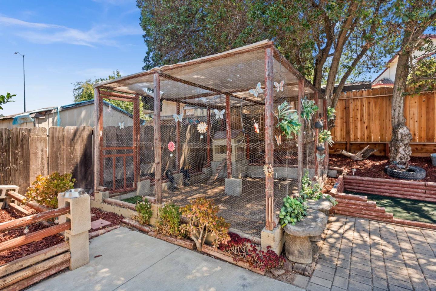 Hollister, California, 95023, United States, 3 Bedrooms Bedrooms, ,2 BathroomsBathrooms,Residential,For Sale,1903543