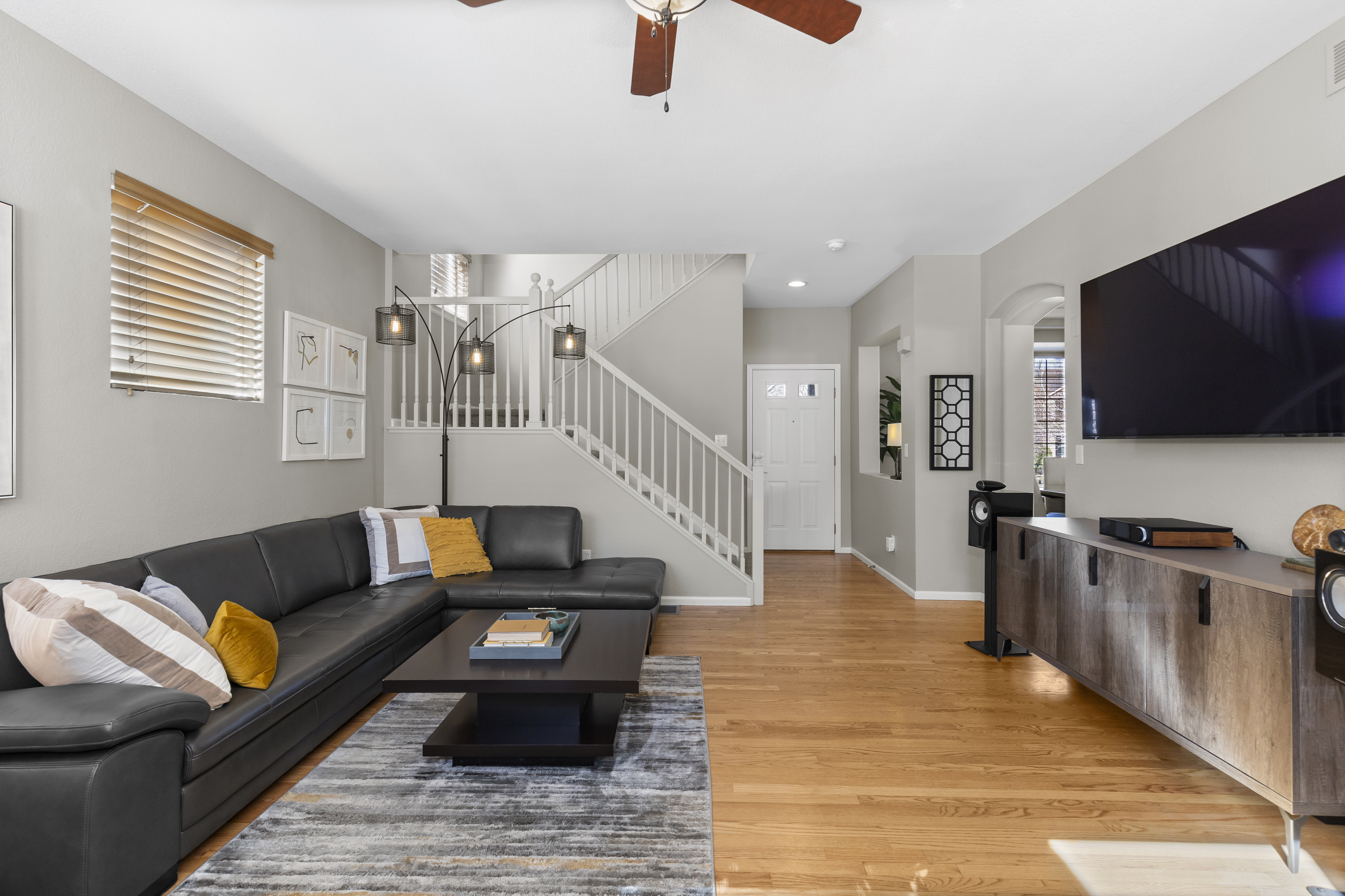  PRIME LOWRY LOCATION  UPDATED & METICULOUSLY MAINTAINED - 物件實景