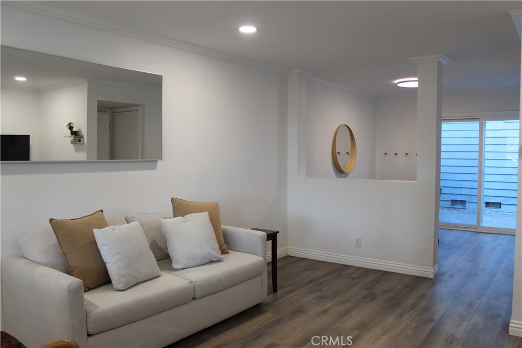 Pasadena, California, 91101, United States, 2 Bedrooms Bedrooms, ,2 BathroomsBathrooms,Residential,For Sale,1944784